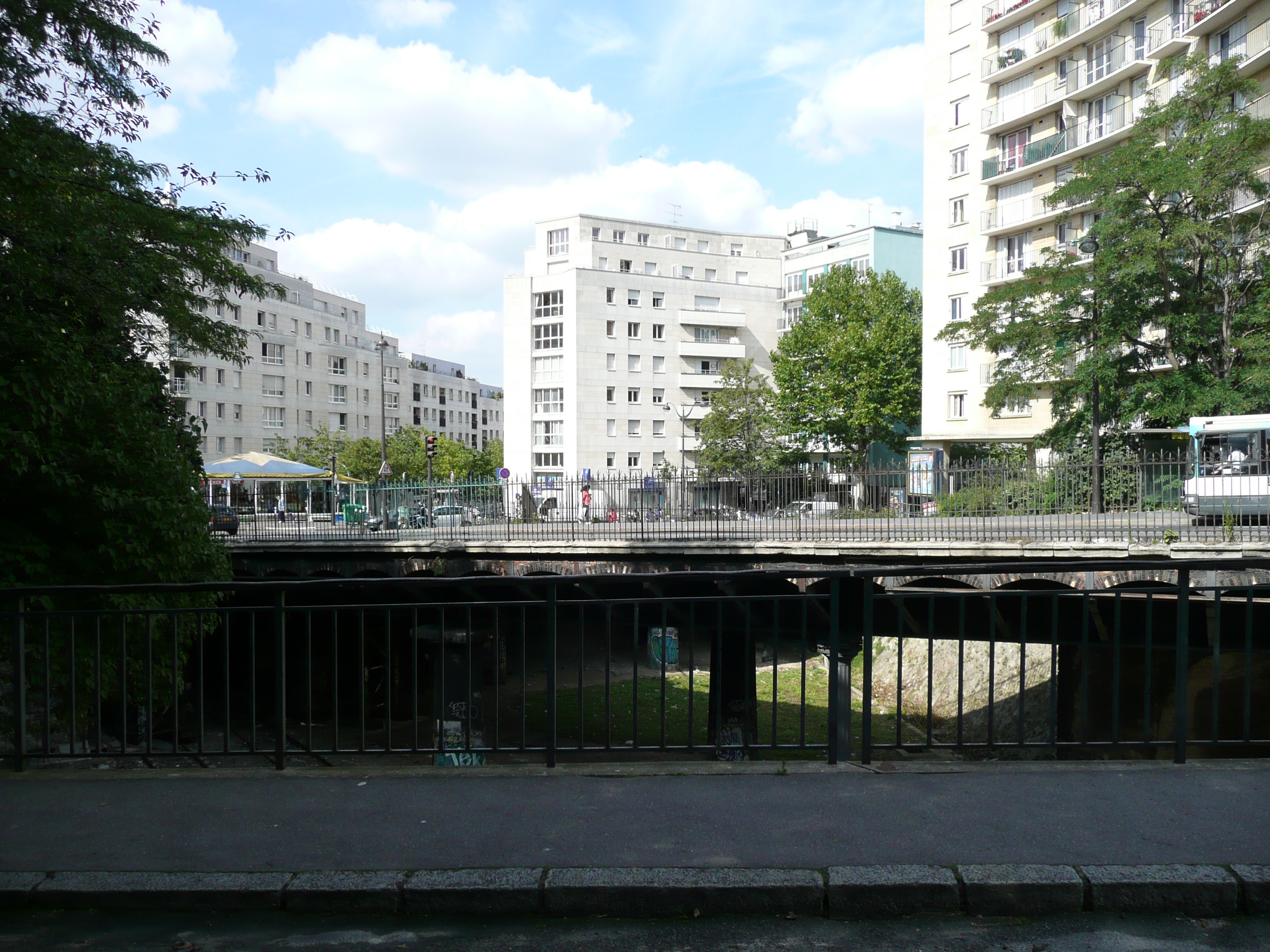 Picture France Paris Butes Chaumont 2007-08 113 - Tour Butes Chaumont