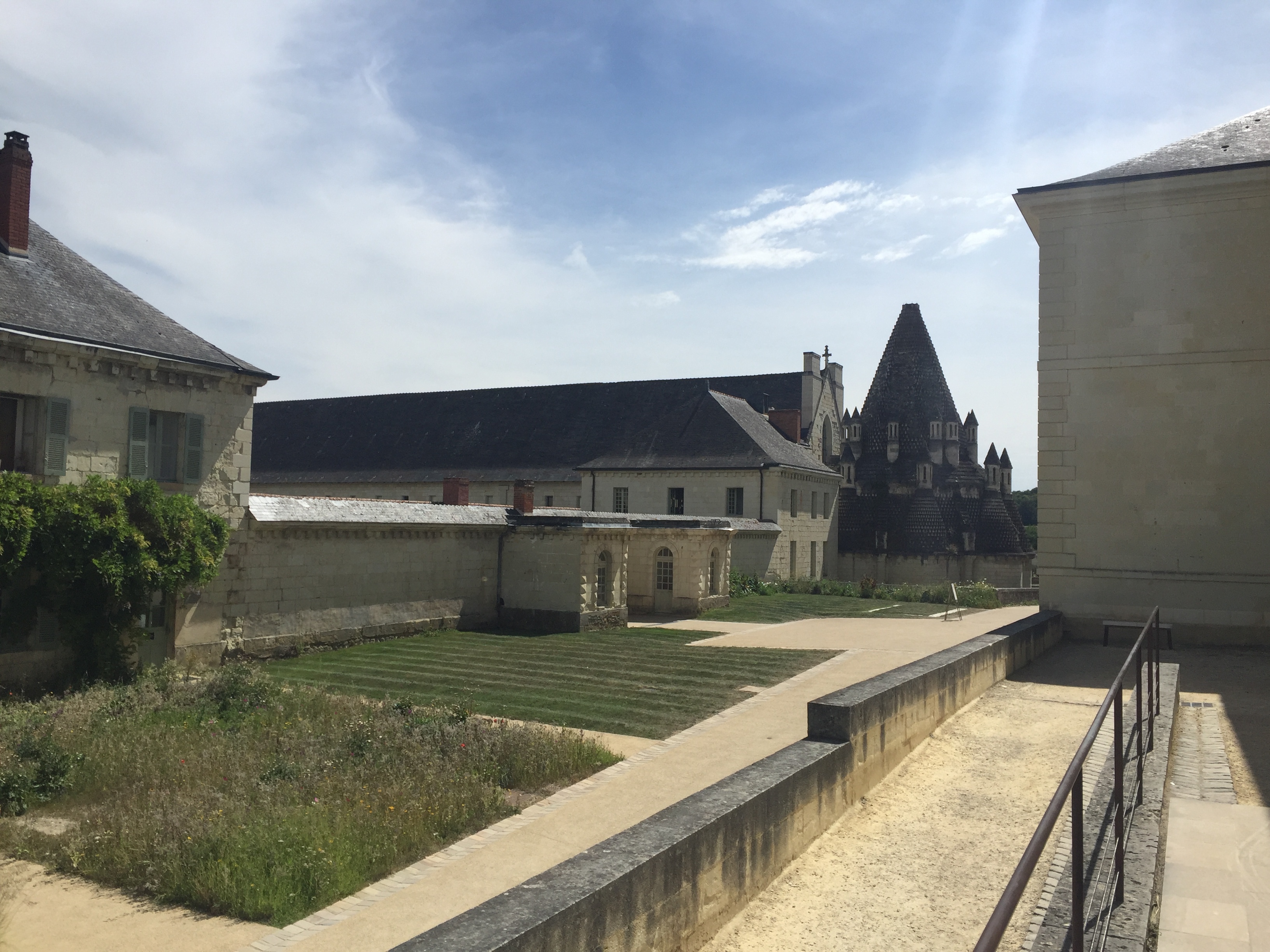 Picture France Abbaye Royale de Fontevraud 2017-08 15 - Center Abbaye Royale de Fontevraud