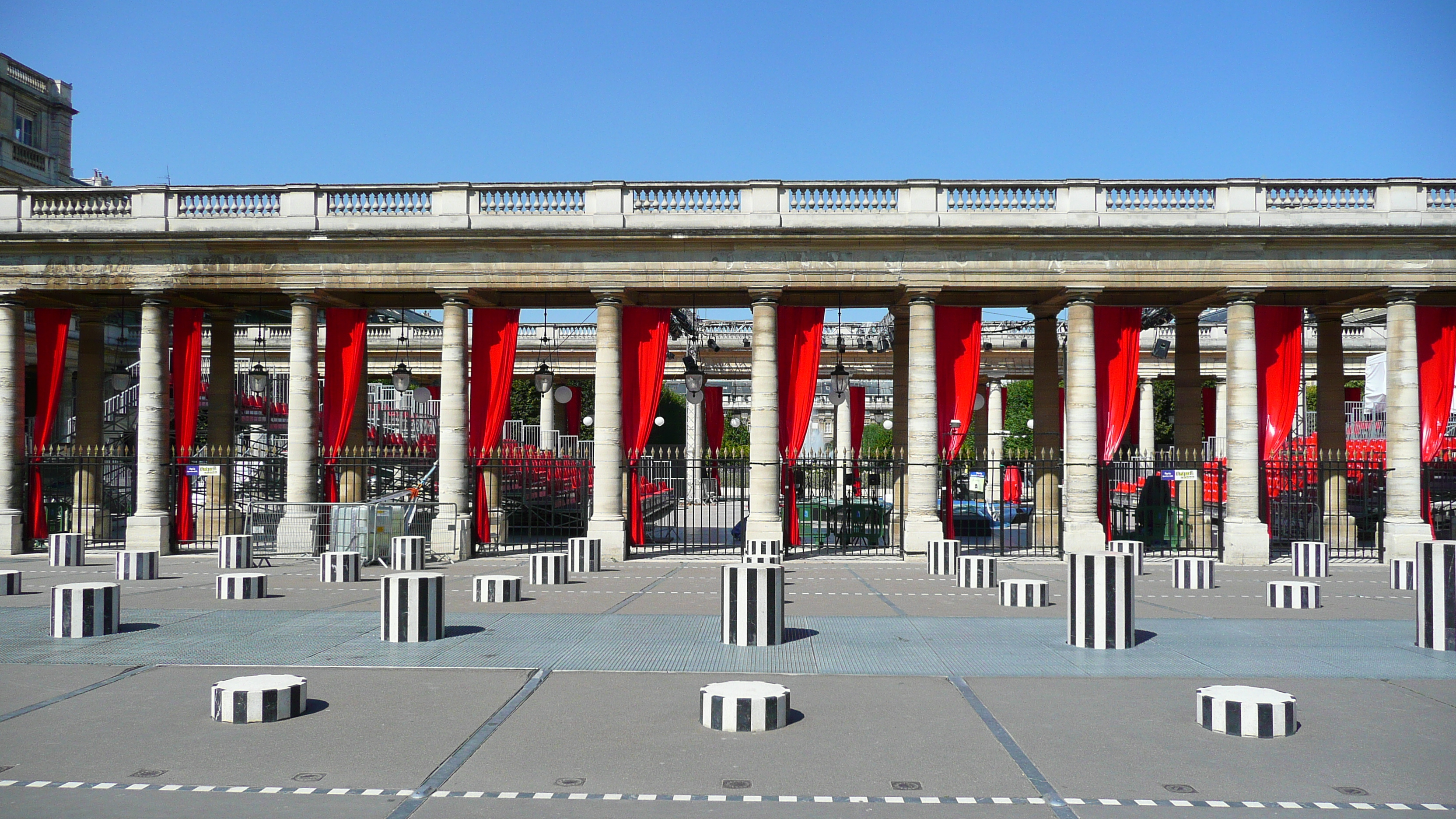 Picture France Paris Palais Royal 2007-08 40 - Recreation Palais Royal