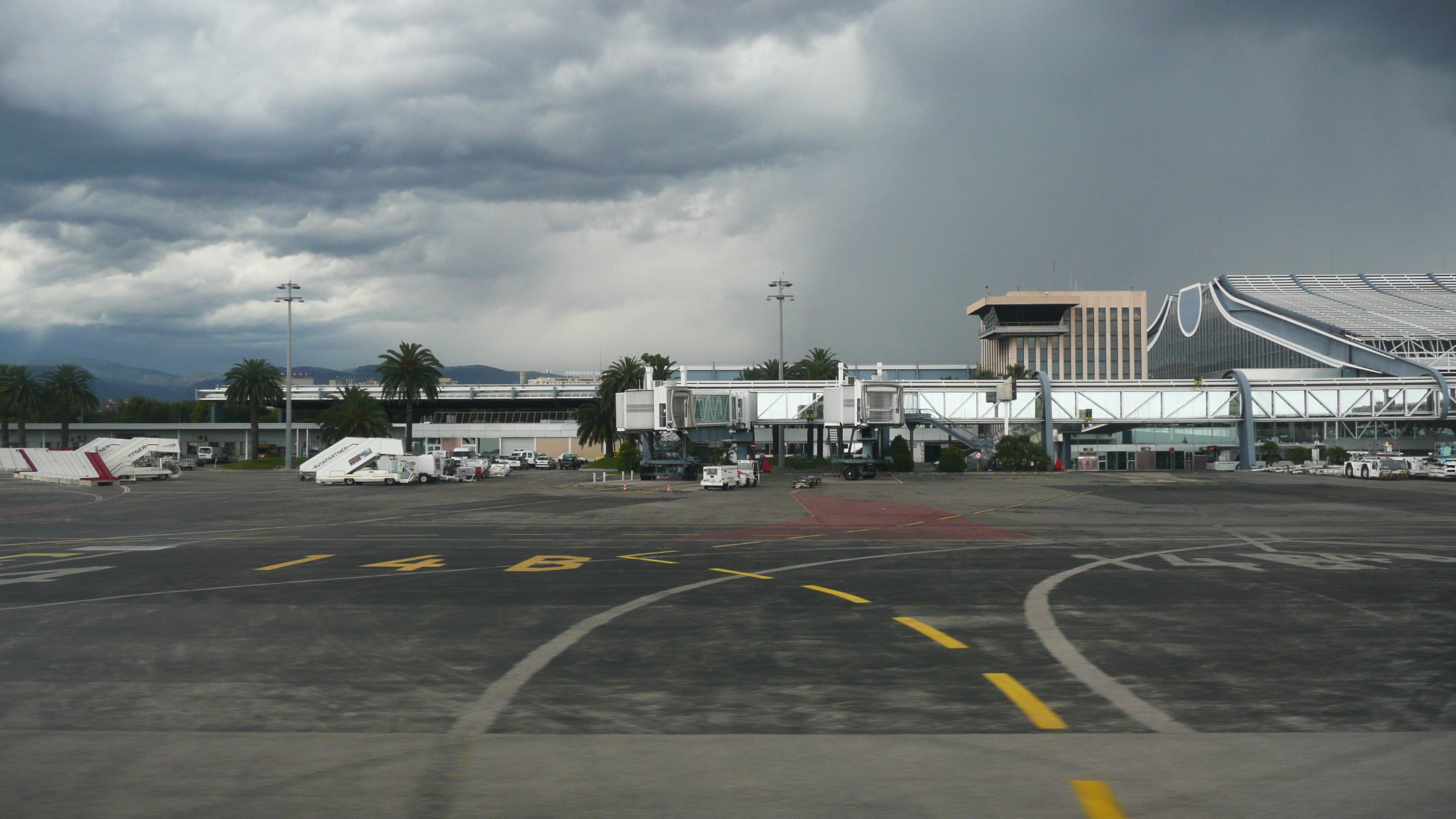 Picture France Nice Airport 2007-07 4 - Around Nice Airport