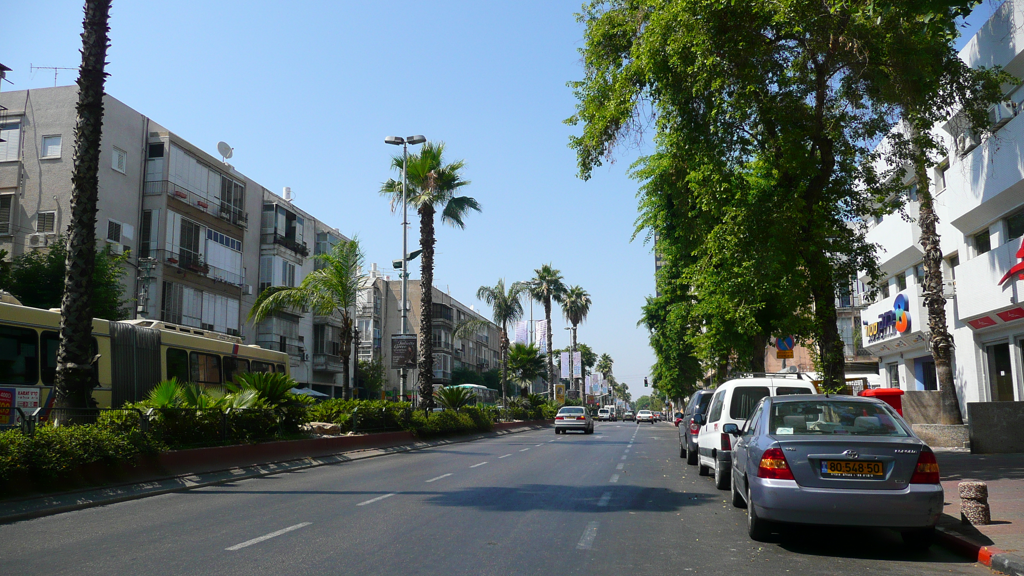 Picture Israel Tel Aviv Ibn Gvirol Street 2007-06 32 - Center Ibn Gvirol Street