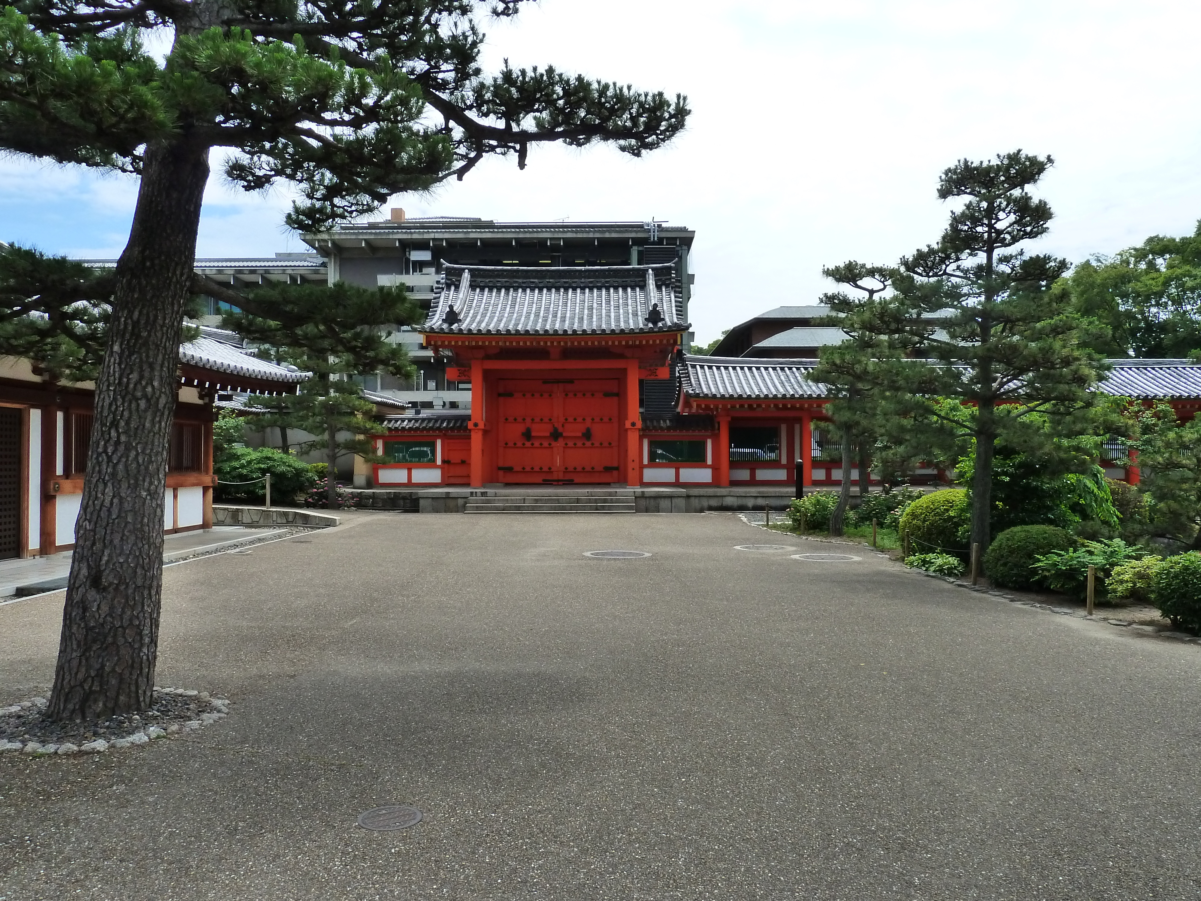 Picture Japan Kyoto Sanjusangendo temple 2010-06 13 - Center Sanjusangendo temple