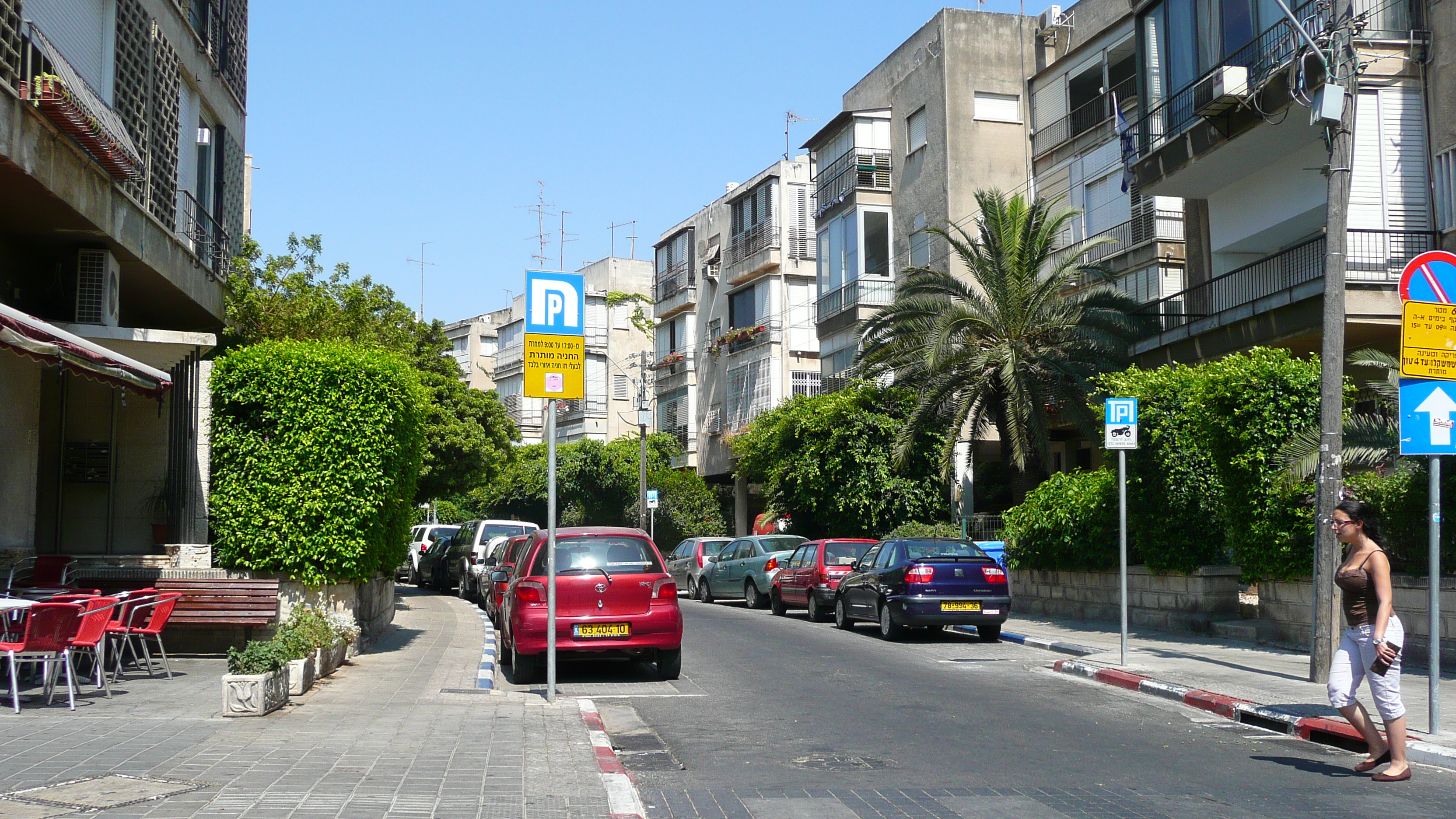 Picture Israel Tel Aviv Ibn Gvirol Street 2007-06 13 - Center Ibn Gvirol Street