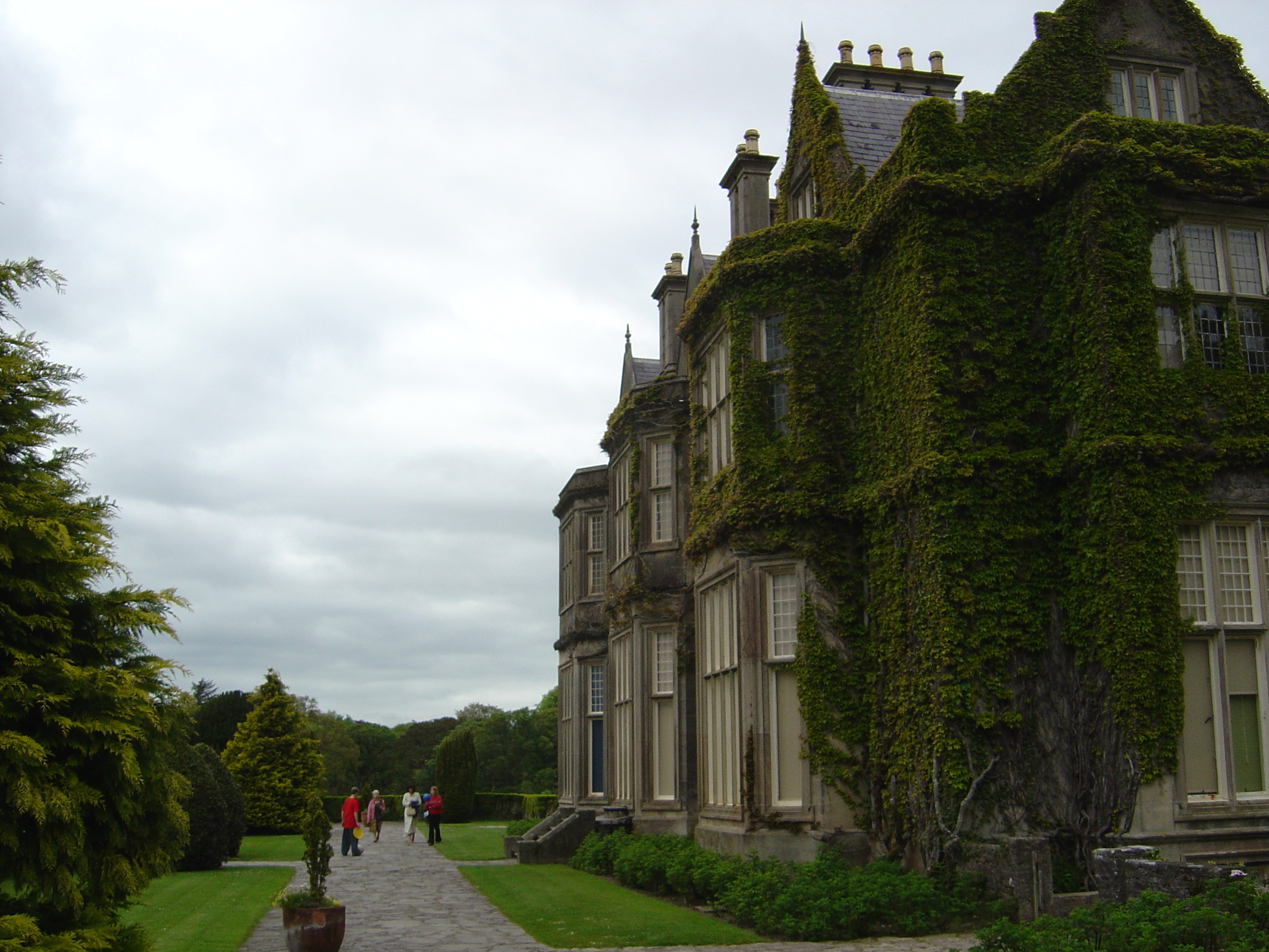 Picture Ireland Kerry Killarney National Park Muckross House 2004-05 13 - Tour Muckross House