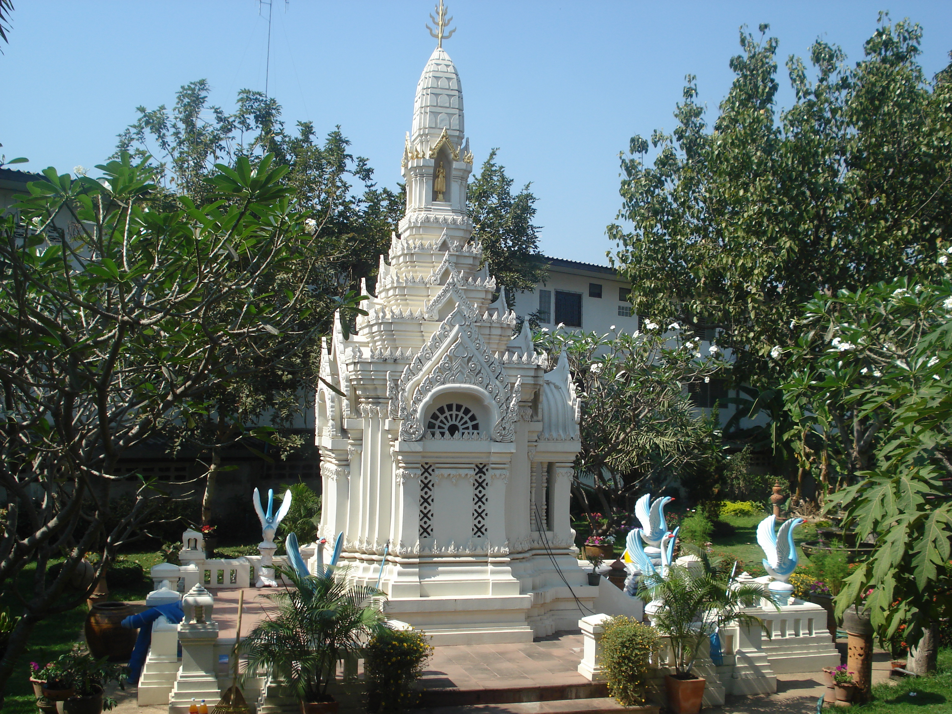 Picture Thailand Phitsanulok Wat Ratcha Bhurana 2008-01 5 - Discovery Wat Ratcha Bhurana