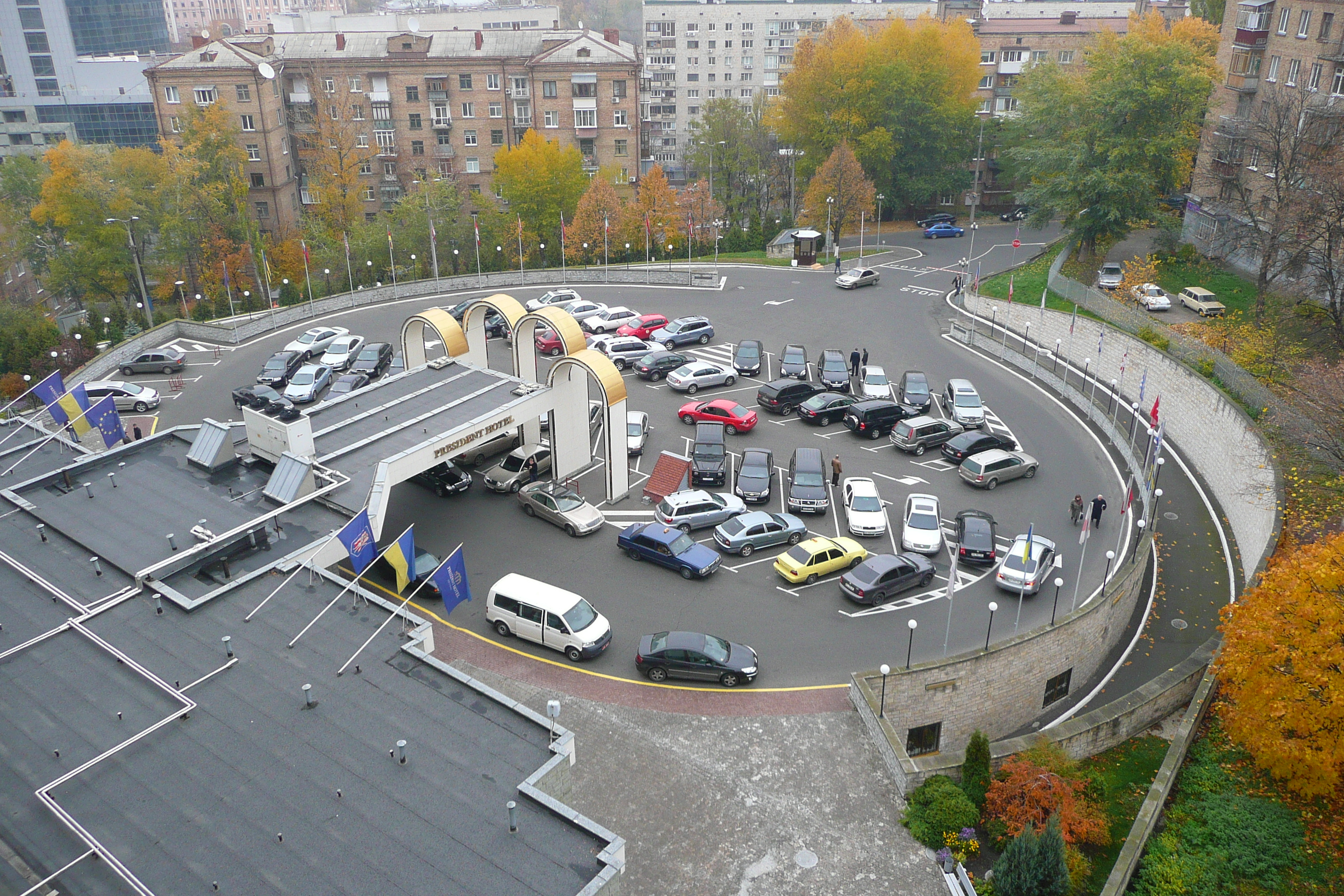 Picture Ukraine Kiev President Hotel 2007-11 29 - History President Hotel