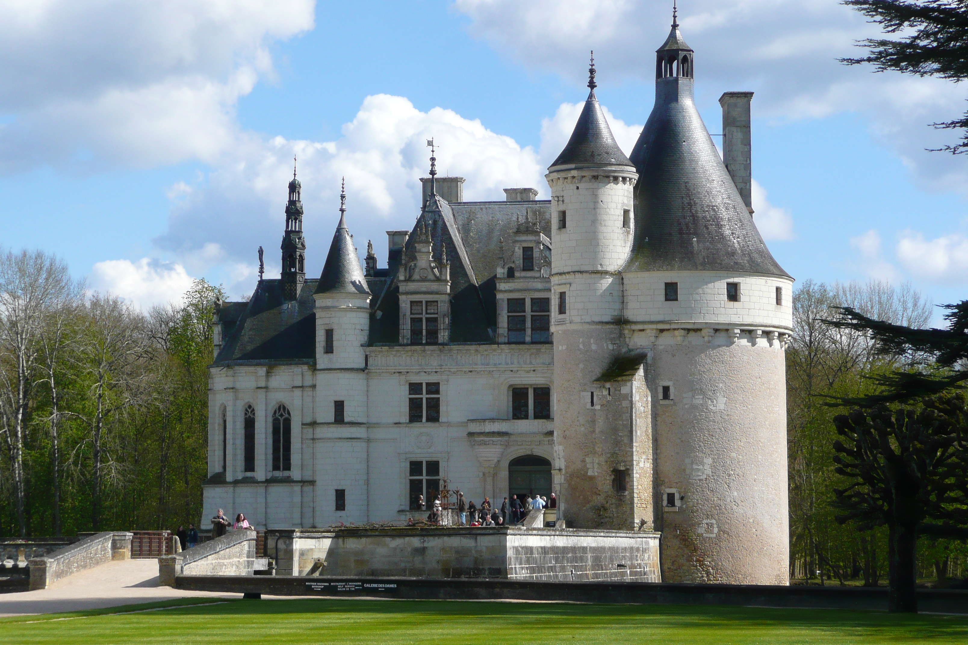 Picture France Chenonceau Castle Gardens of Chenonceau 2008-04 10 - Center Gardens of Chenonceau