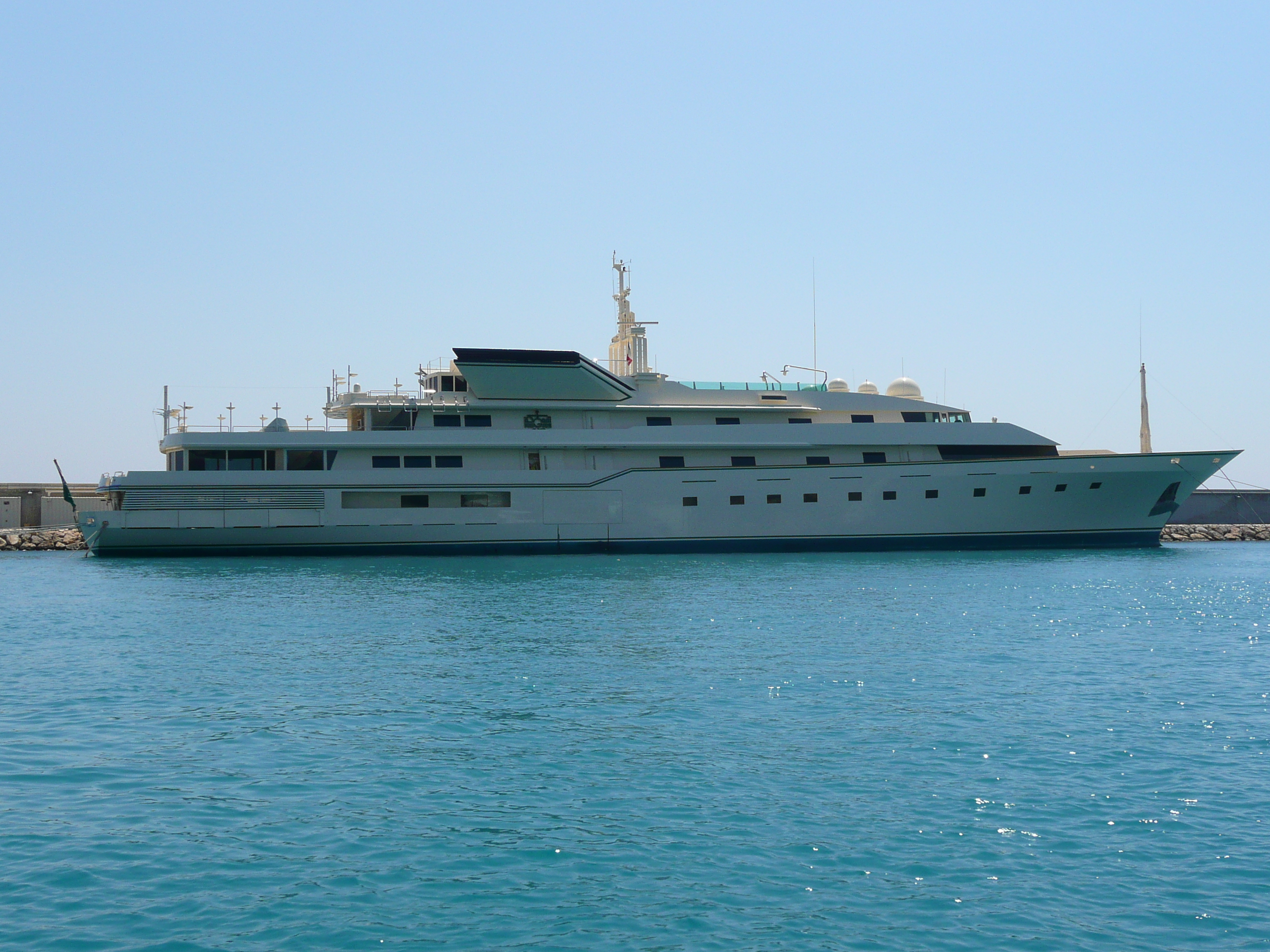 Picture France Antibes Port Vauban 2007-07 26 - Tour Port Vauban