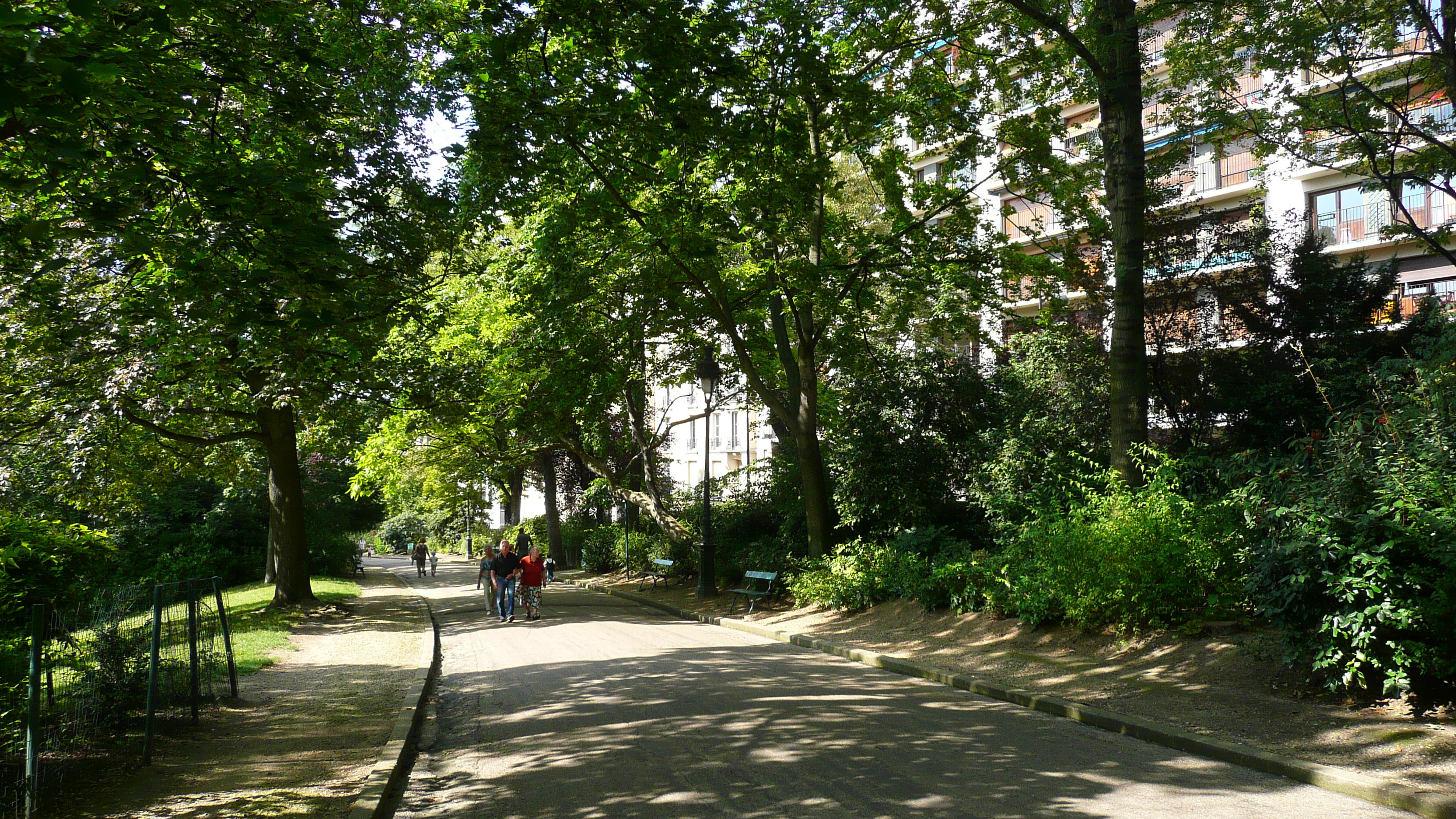 Picture France Paris Parc des Butes Chaumont 2007-08 43 - Around Parc des Butes Chaumont