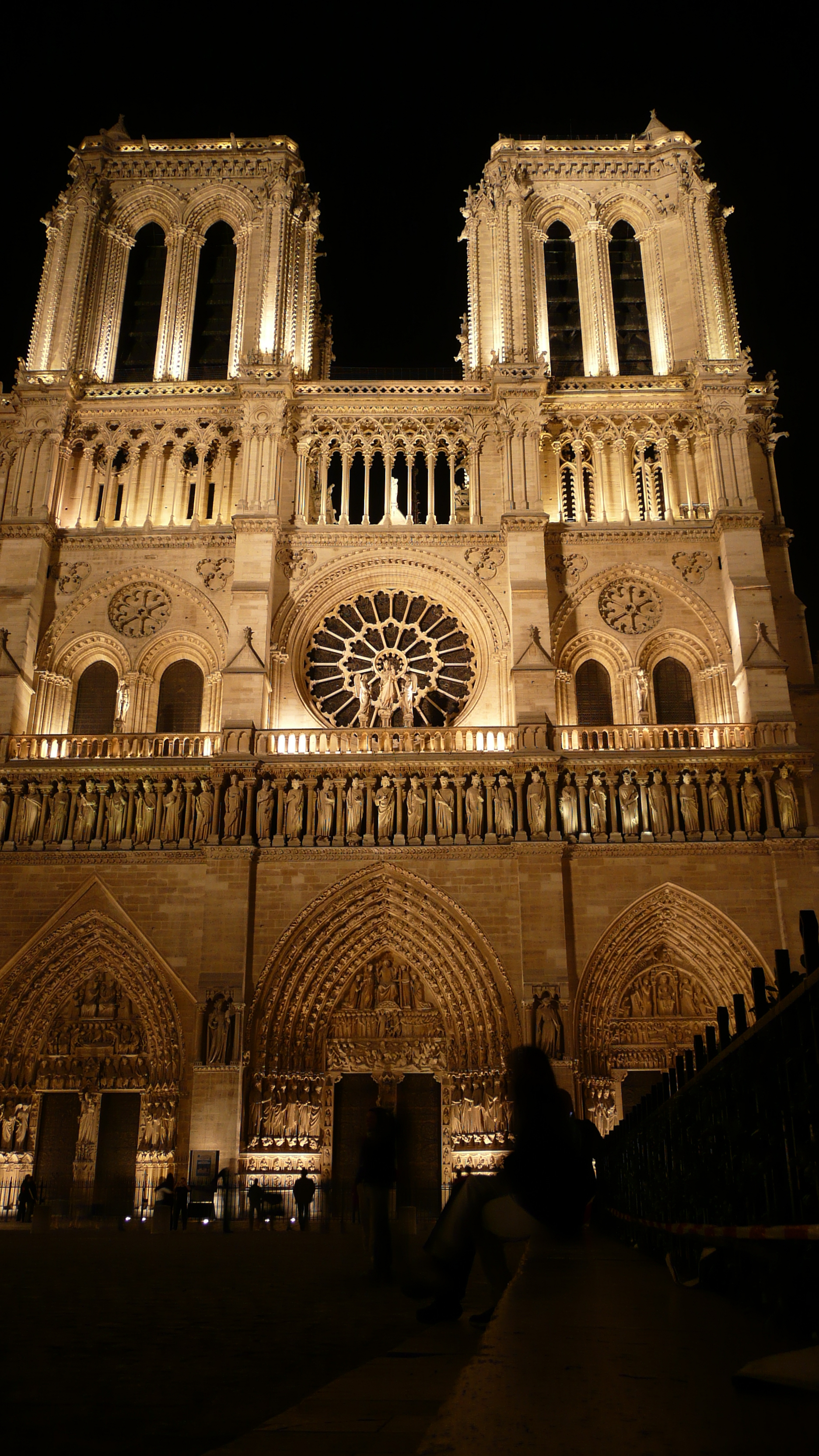 Picture France Paris Notre Dame 2007-05 30 - Around Notre Dame