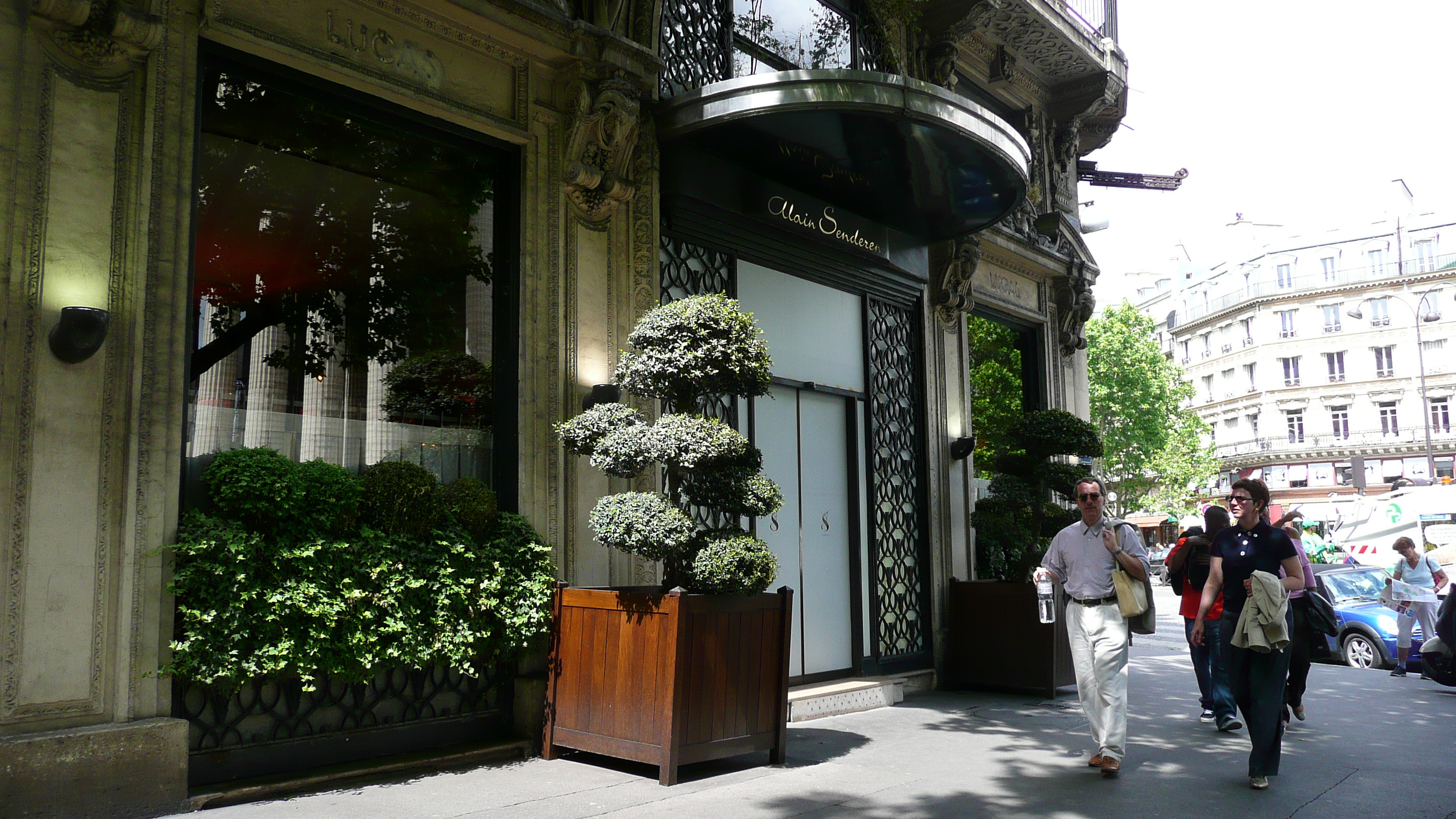 Picture France Paris La Madeleine 2007-05 47 - Around La Madeleine