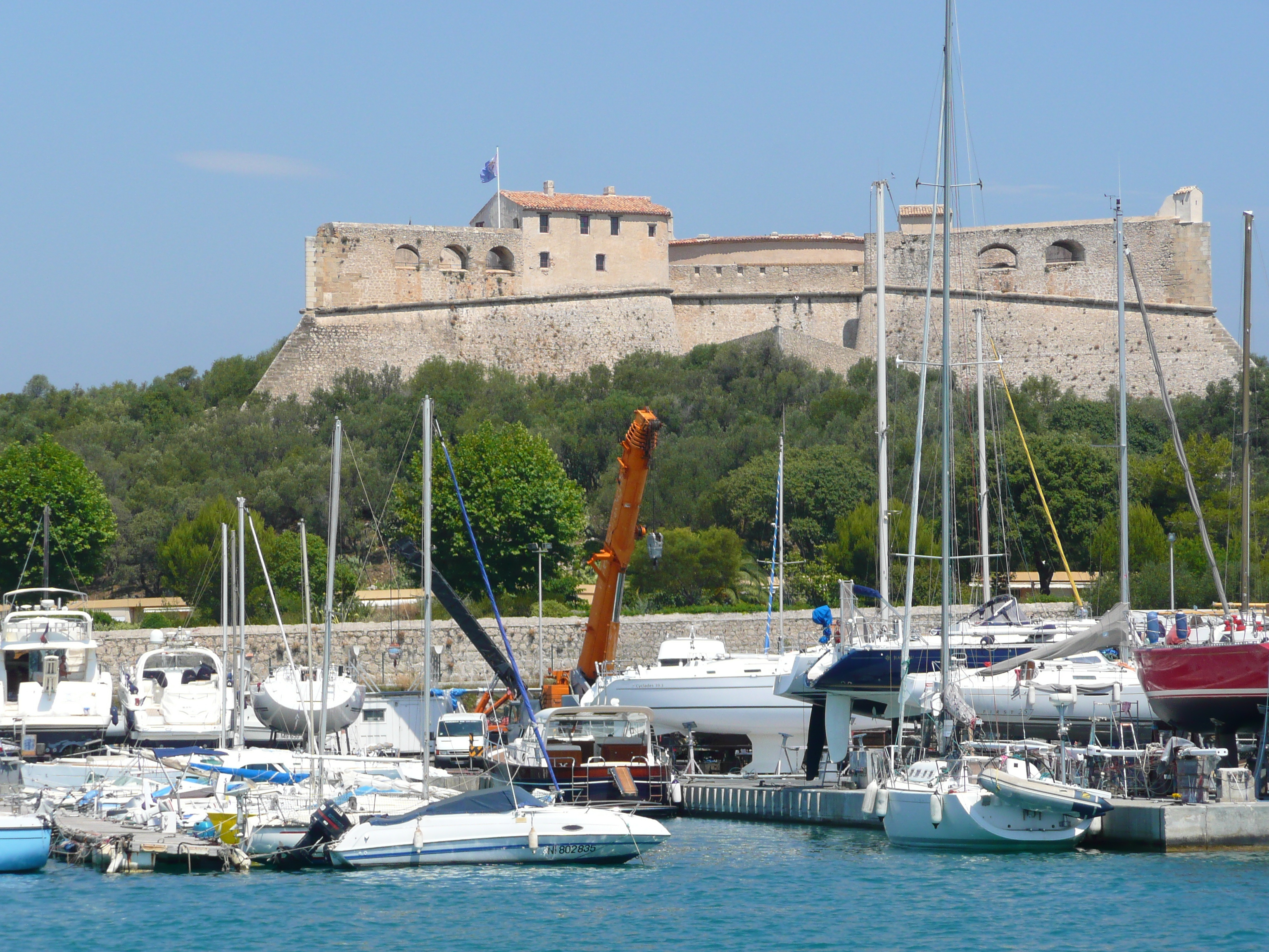 Picture France Antibes Port Vauban 2007-07 20 - Around Port Vauban