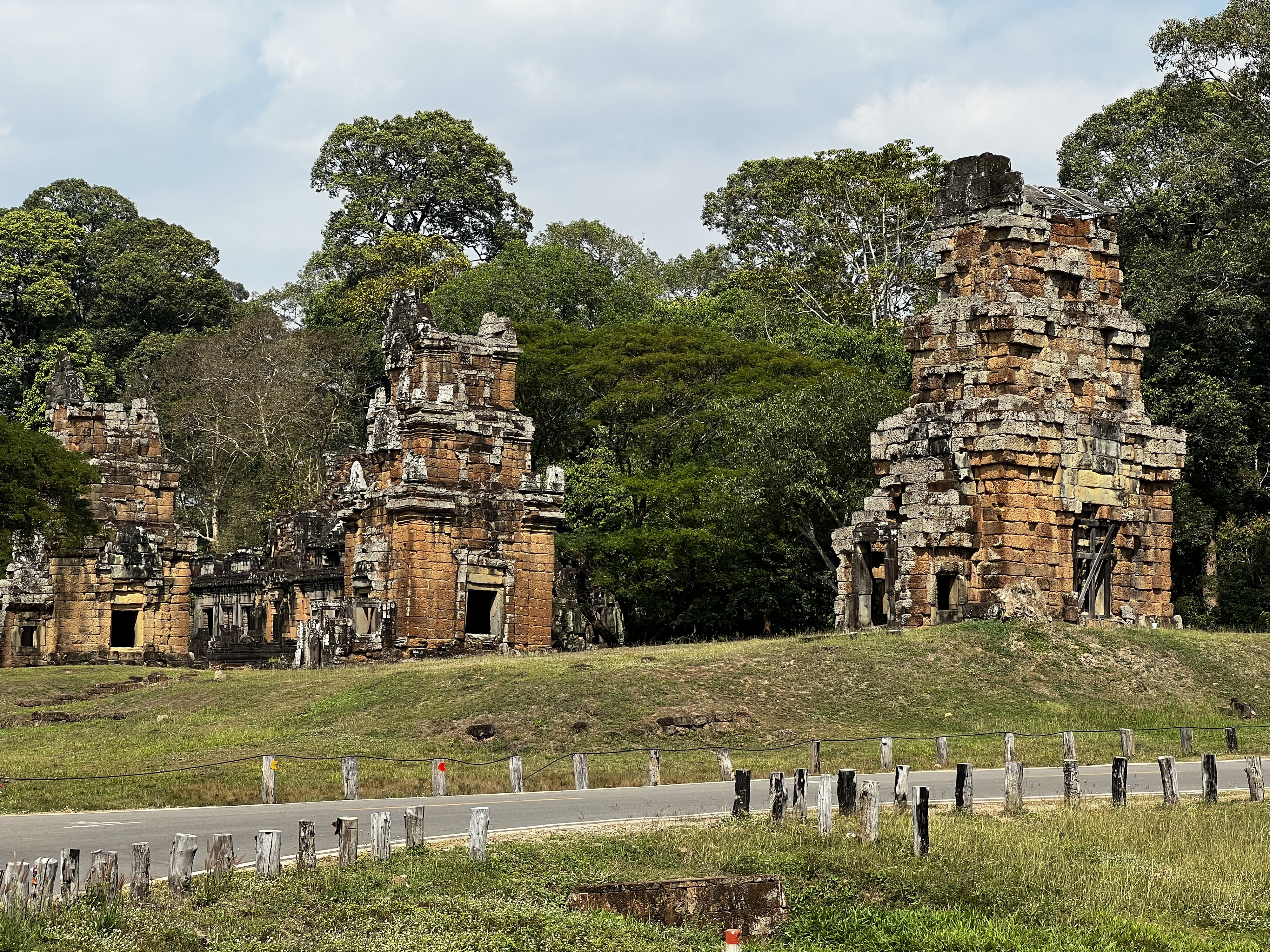 Picture Cambodia Siem Reap Angkor Thom 2023-01 79 - Recreation Angkor Thom