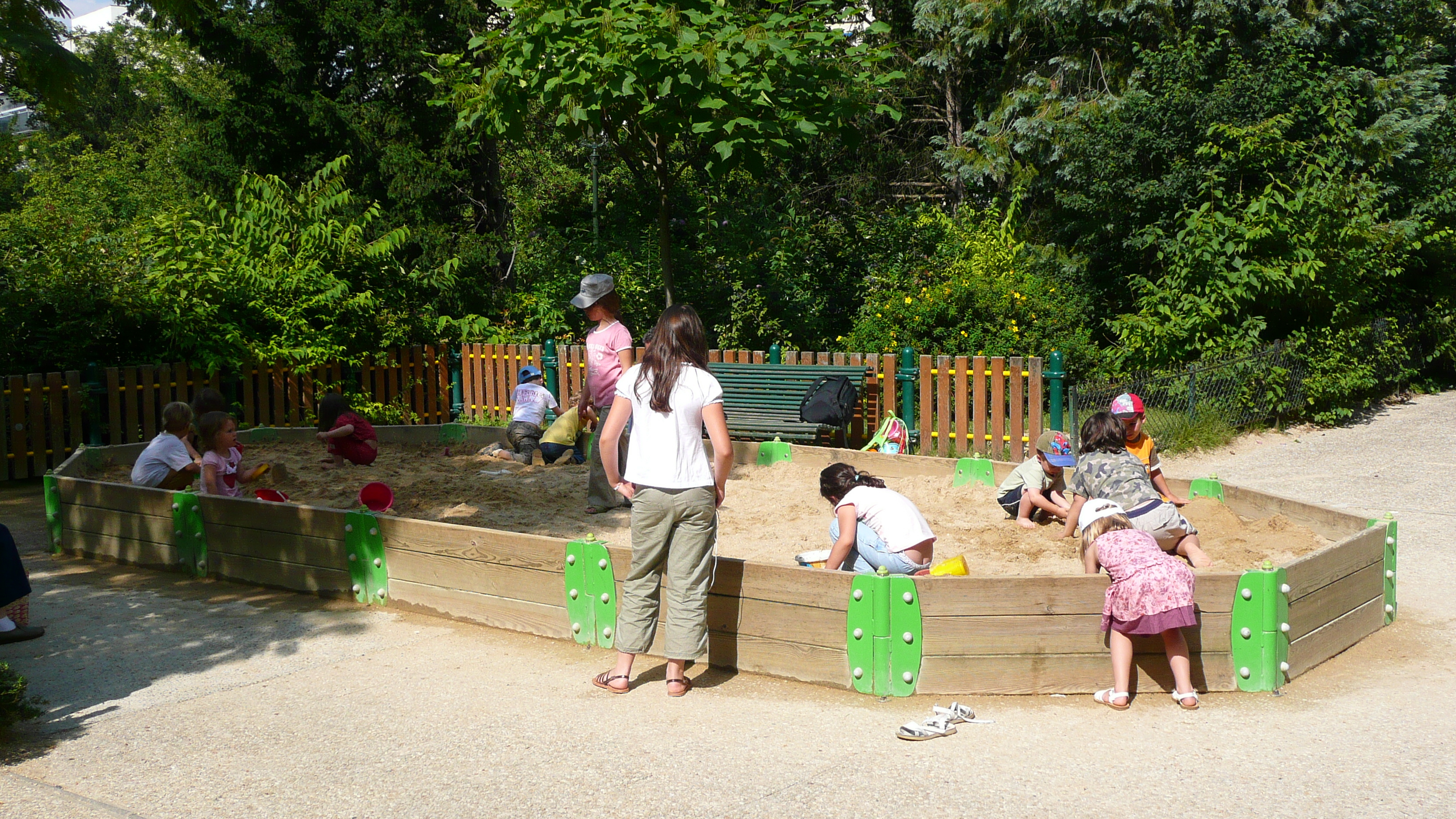 Picture France Paris Parc des Butes Chaumont 2007-08 135 - Center Parc des Butes Chaumont