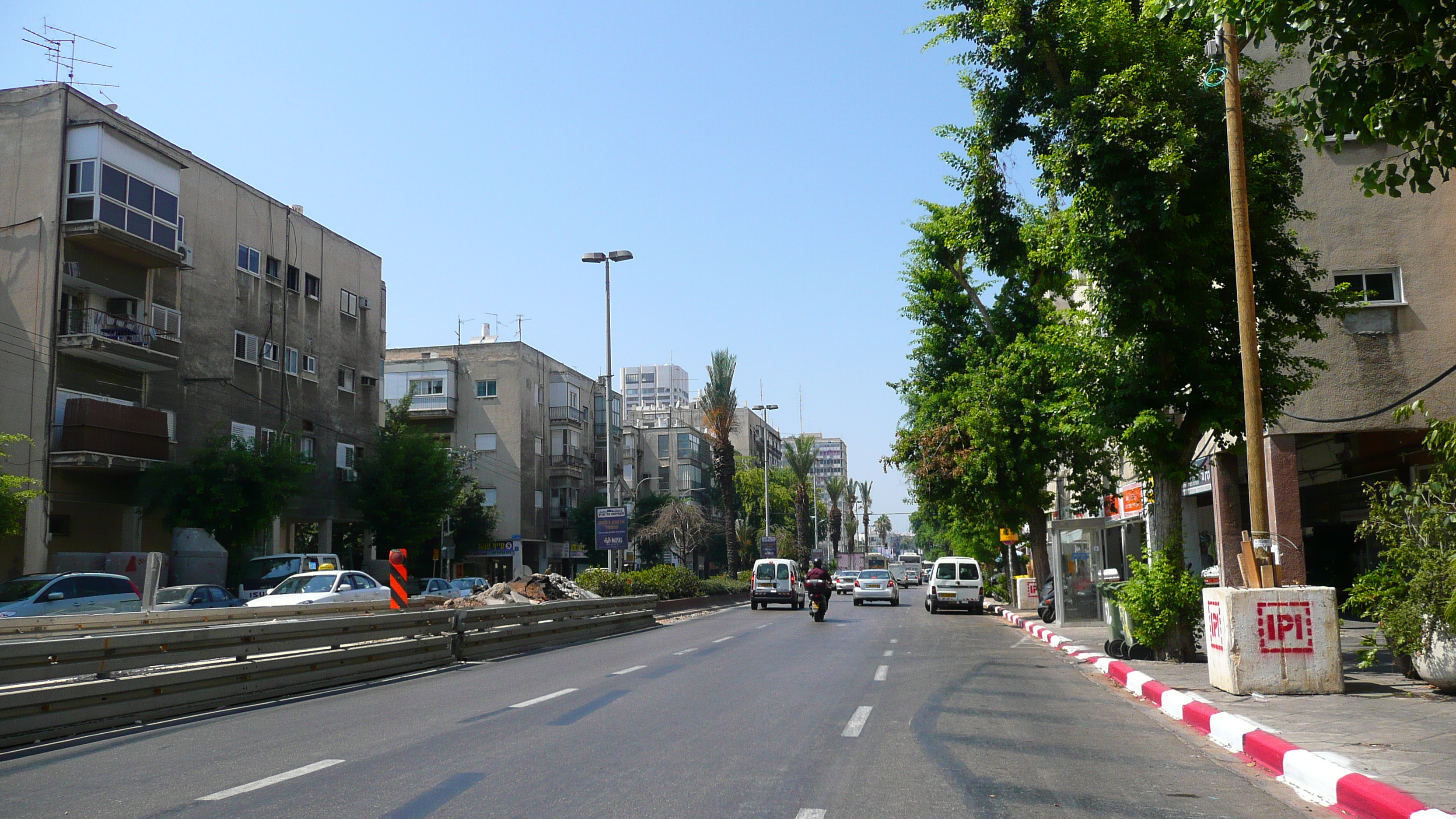 Picture Israel Tel Aviv Ibn Gvirol Street 2007-06 51 - Journey Ibn Gvirol Street