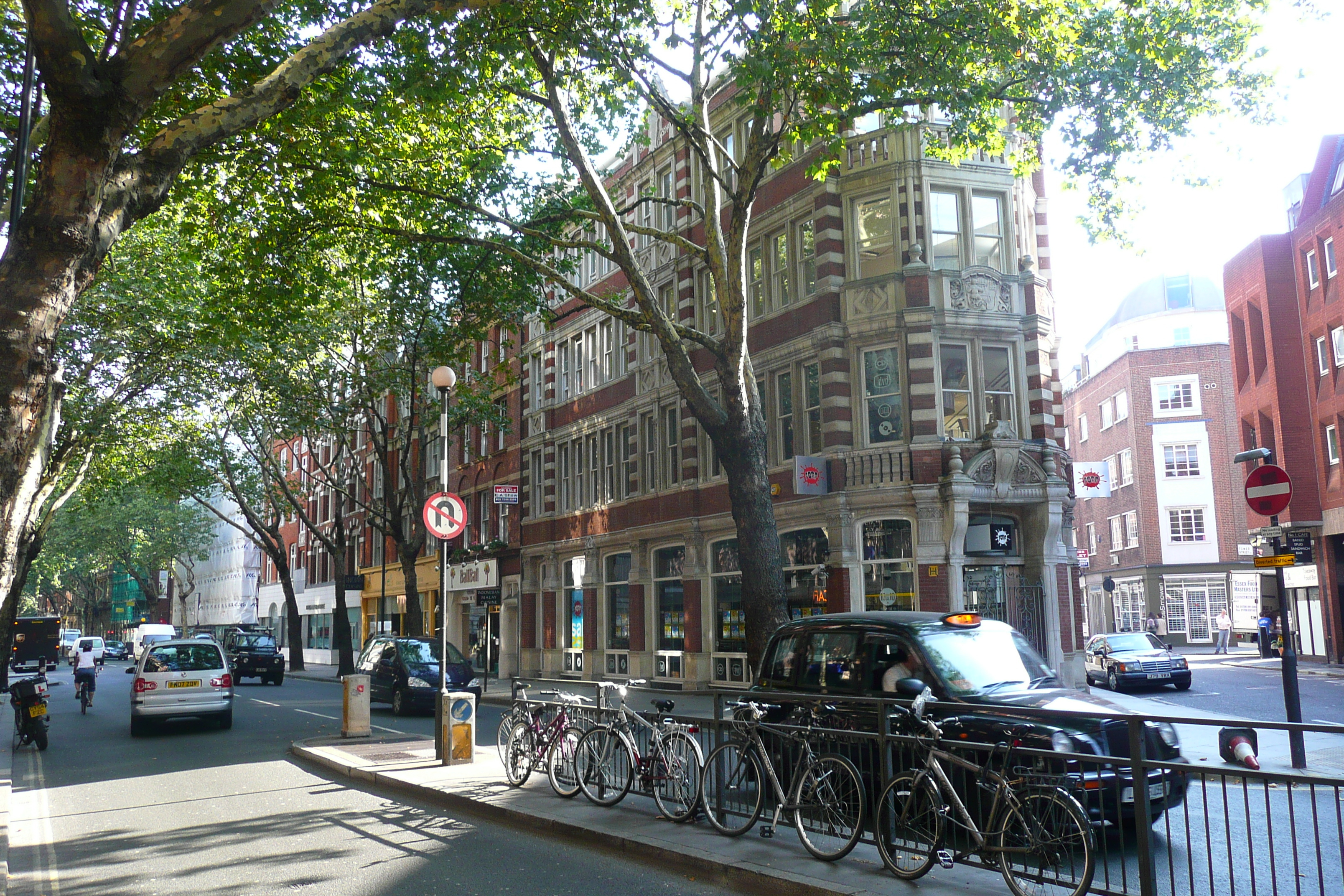 Picture United Kingdom London Shaftesbury Avenue 2007-09 28 - Recreation Shaftesbury Avenue