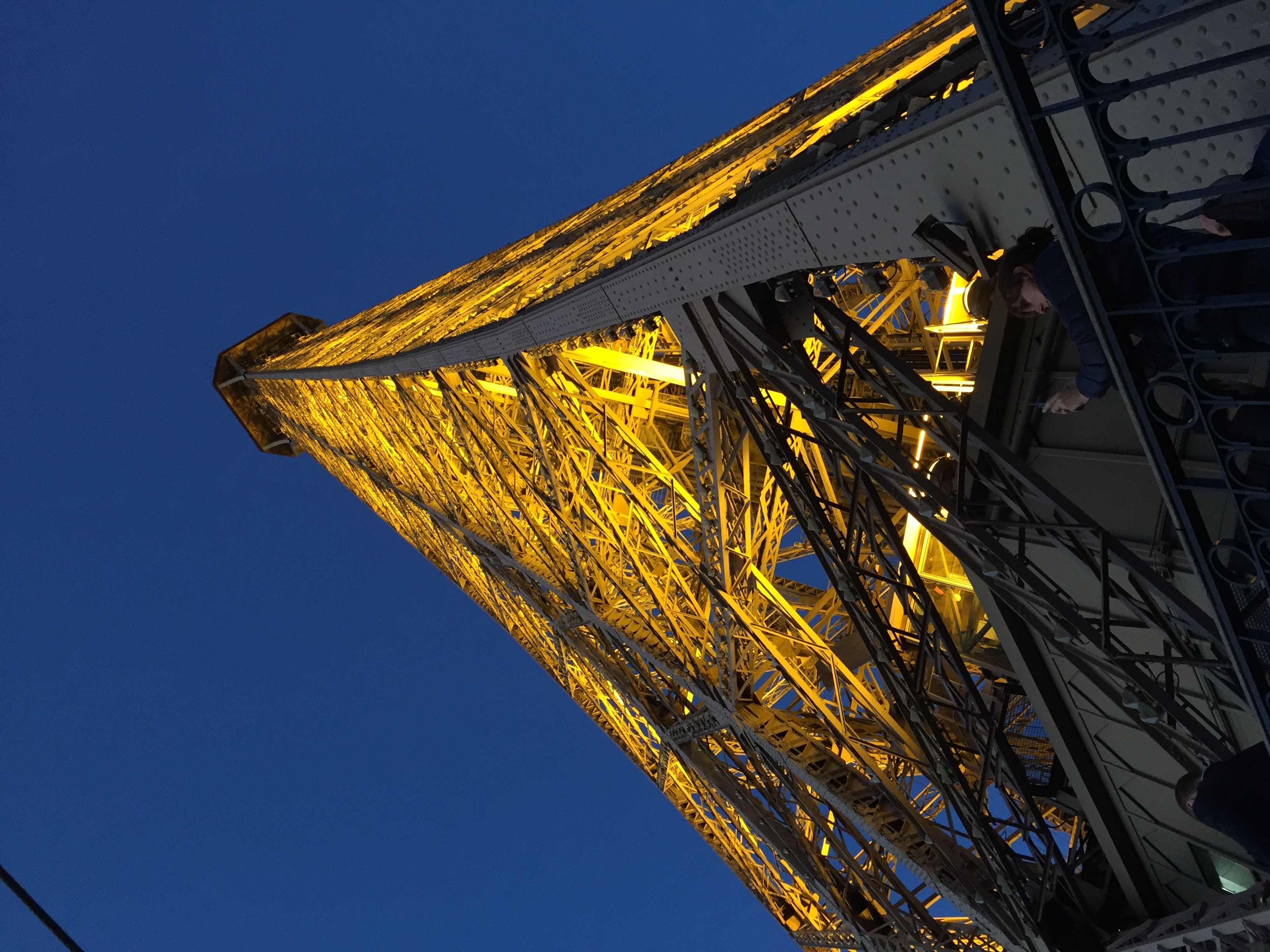 Picture France Paris Eiffel tower 2015-11 52 - Center Eiffel tower