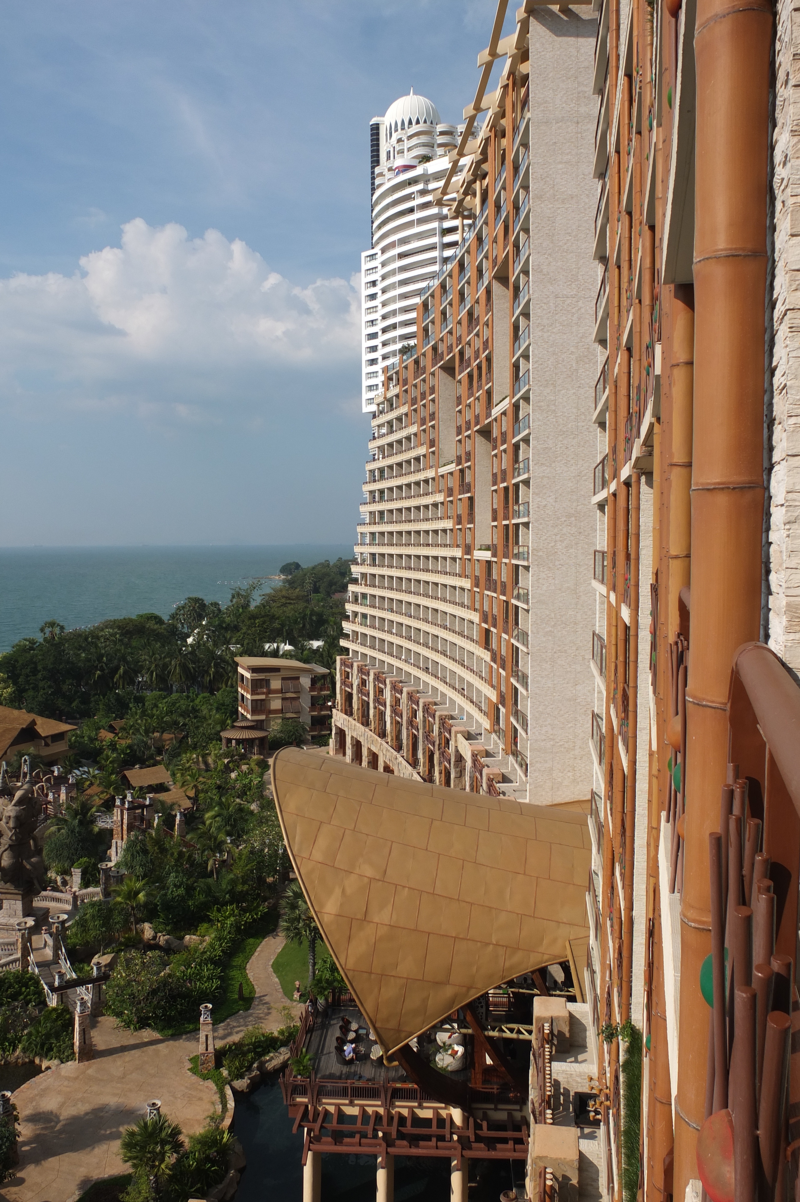 Picture Thailand Pattaya Centara Hotel 2012-12 10 - History Centara Hotel