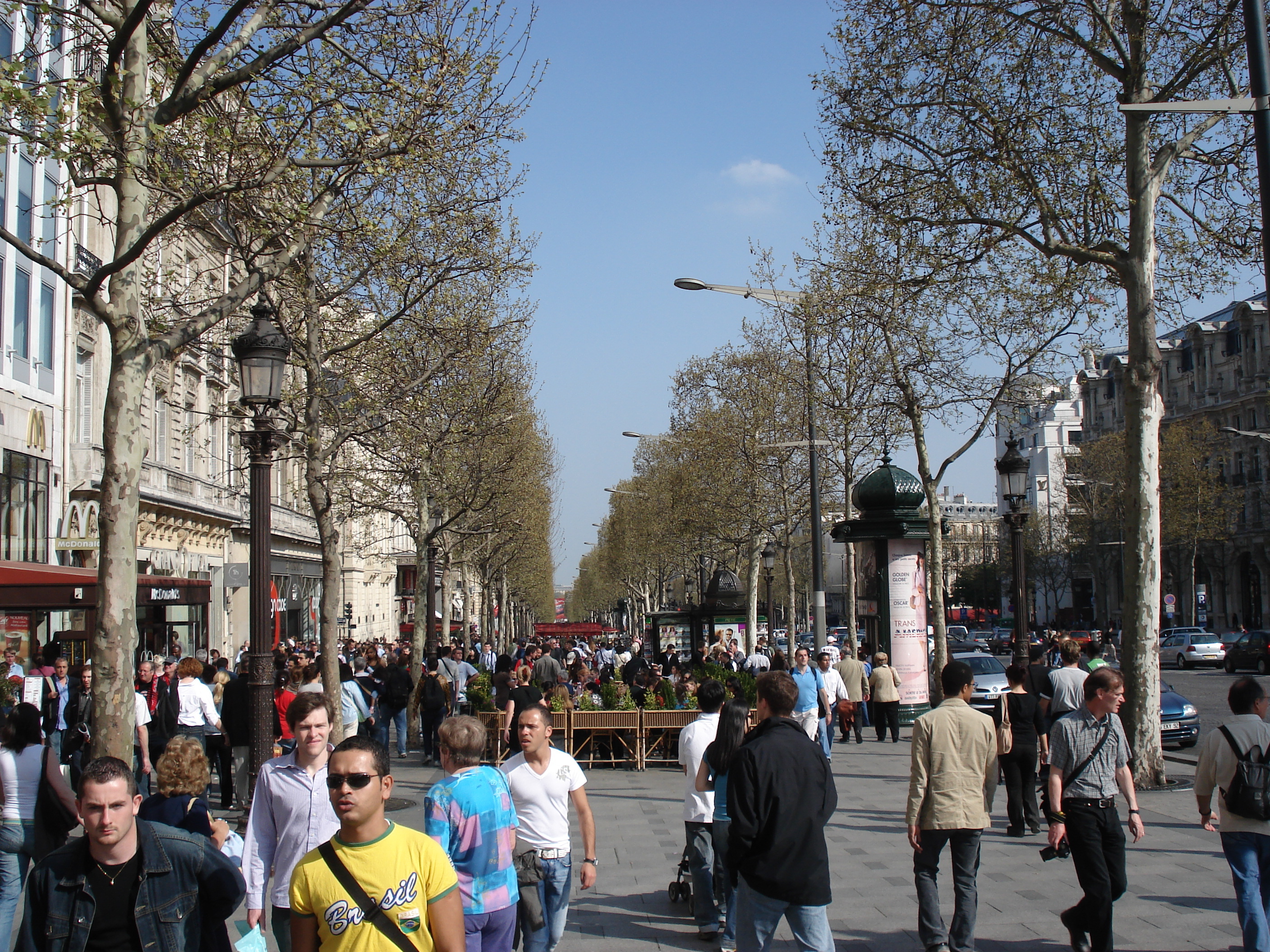 Picture France Paris Champs Elysees 2006-04 20 - Tour Champs Elysees