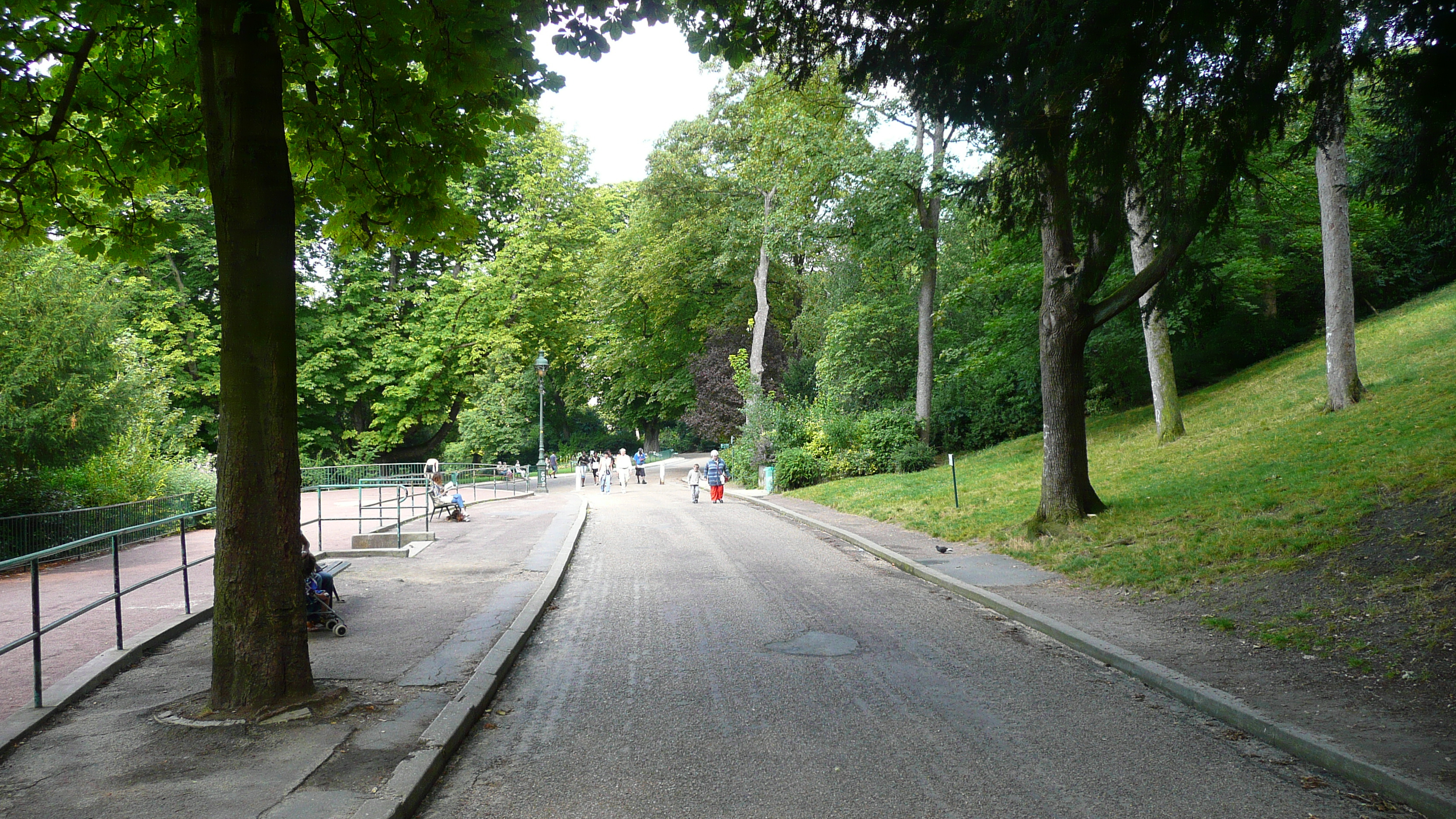 Picture France Paris Parc des Butes Chaumont 2007-08 144 - Around Parc des Butes Chaumont