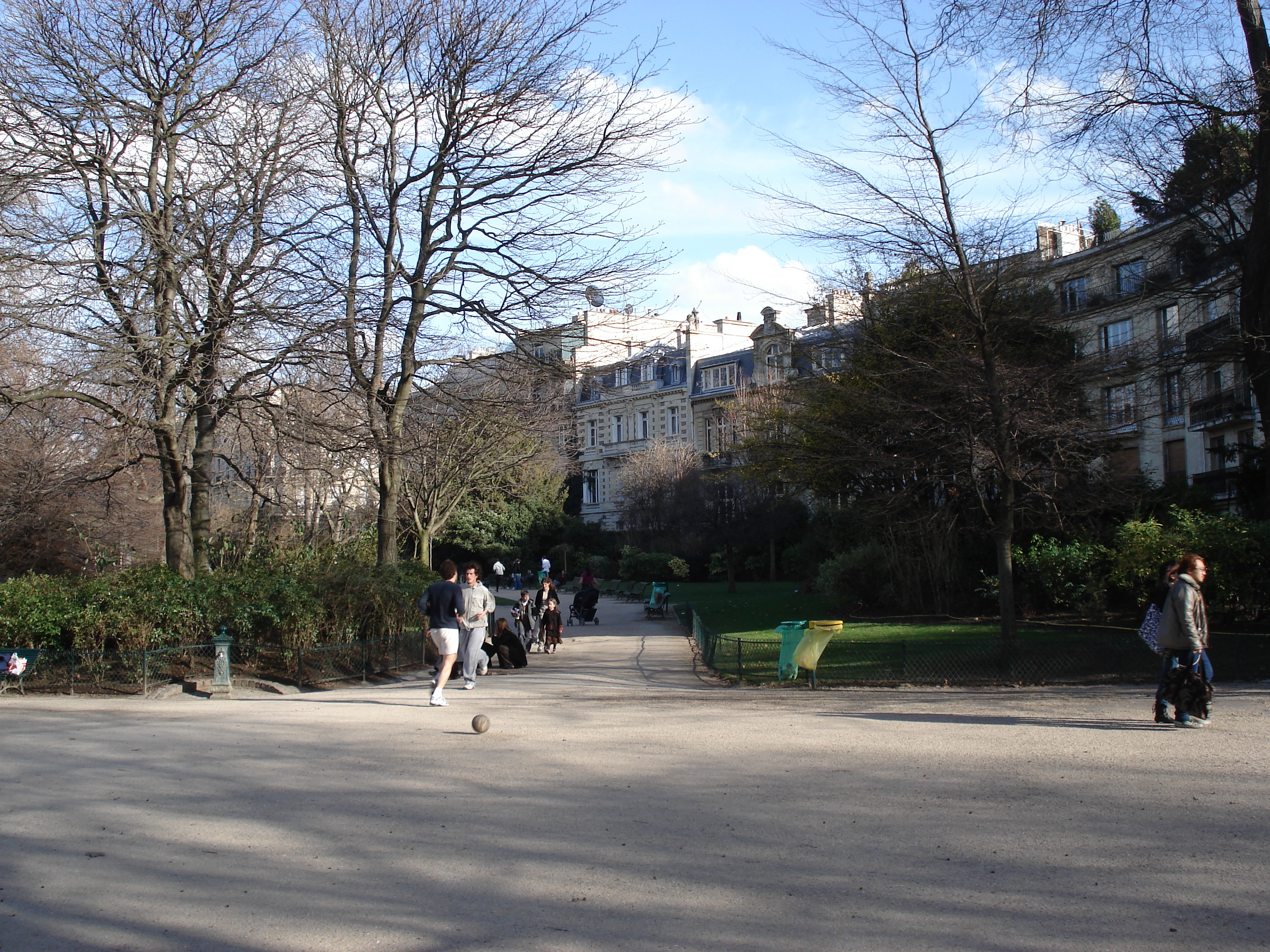 Picture France Paris Monceau Garden 2006-03 16 - Discovery Monceau Garden