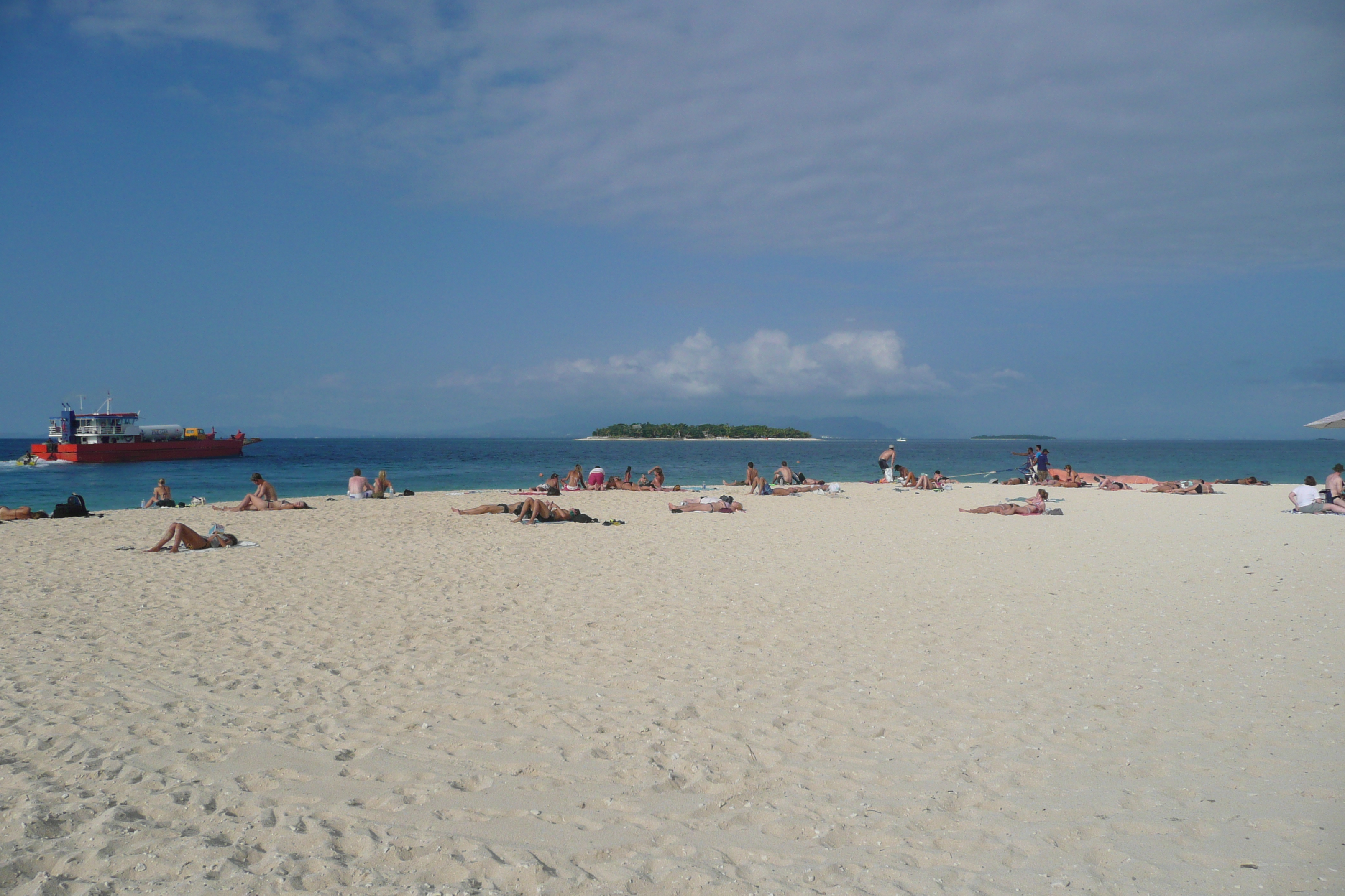 Picture Fiji Beachcomber Island 2010-05 51 - Center Beachcomber Island