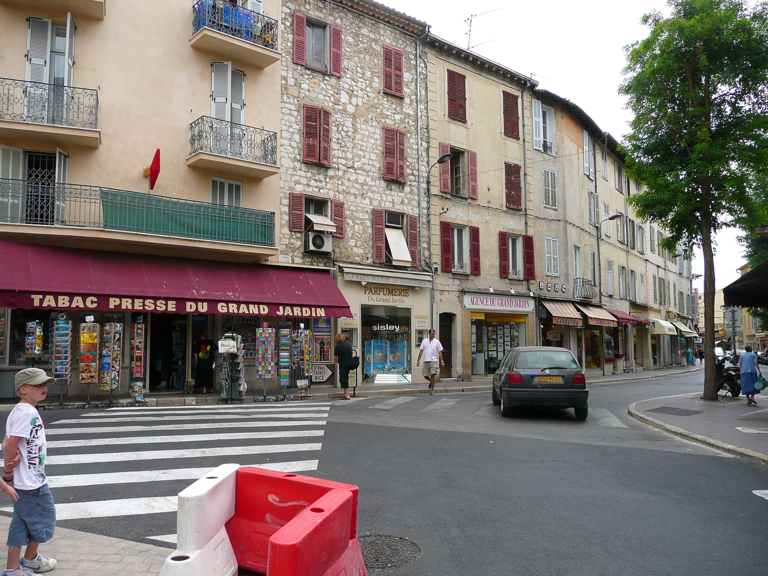 Picture France Vence Place du Grand Jardin 2007-07 34 - Discovery Place du Grand Jardin