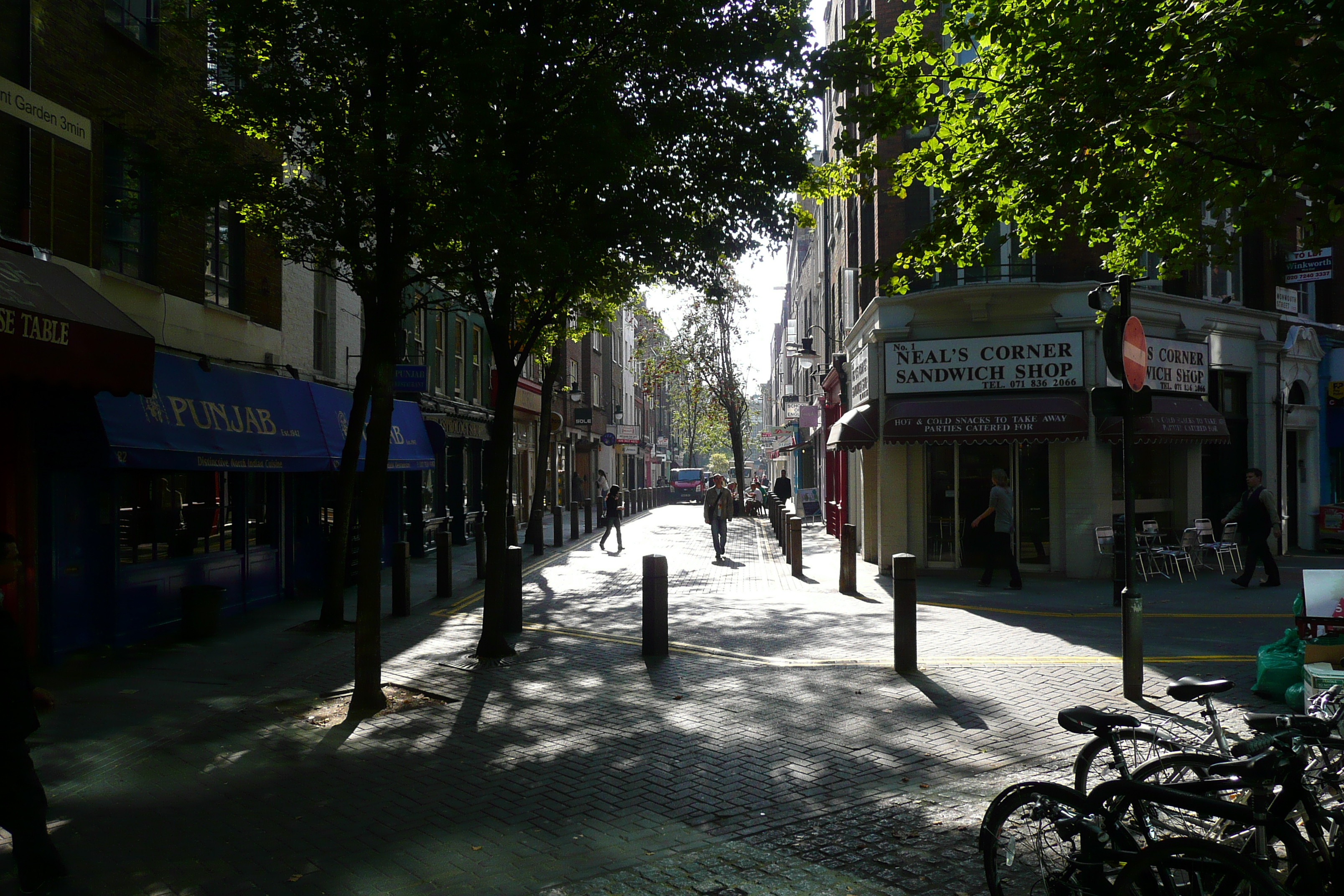 Picture United Kingdom London Shaftesbury Avenue 2007-09 94 - Discovery Shaftesbury Avenue