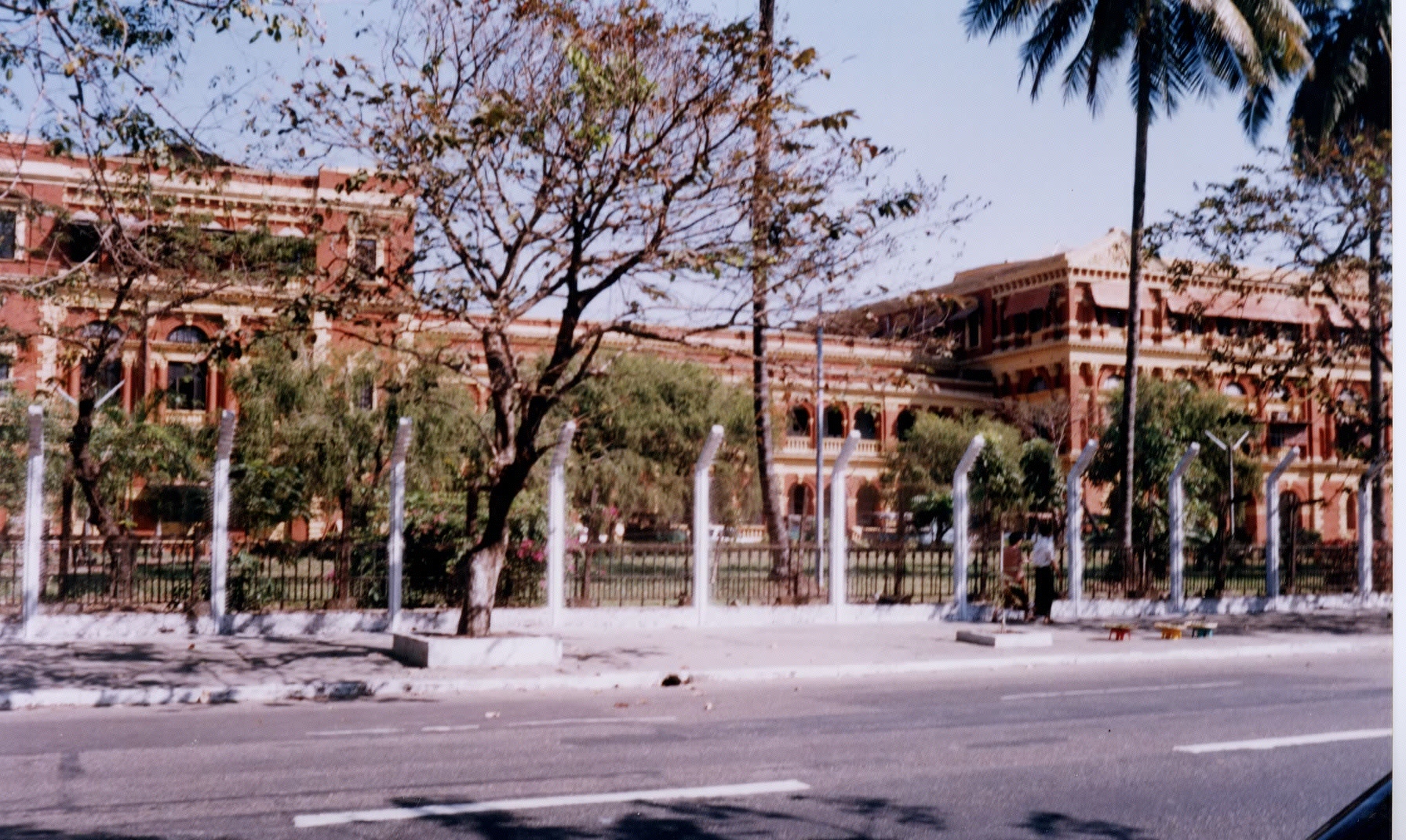 Picture Myanmar Yangon 1998-01 7 - Recreation Yangon