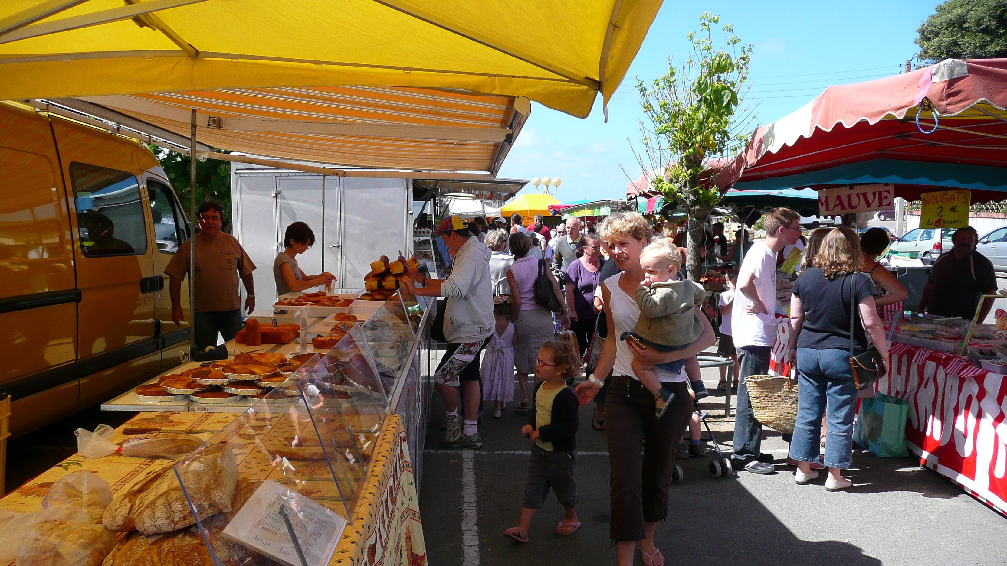 Picture France Prefailles Market in Prefailles 2007-07 15 - Center Market in Prefailles