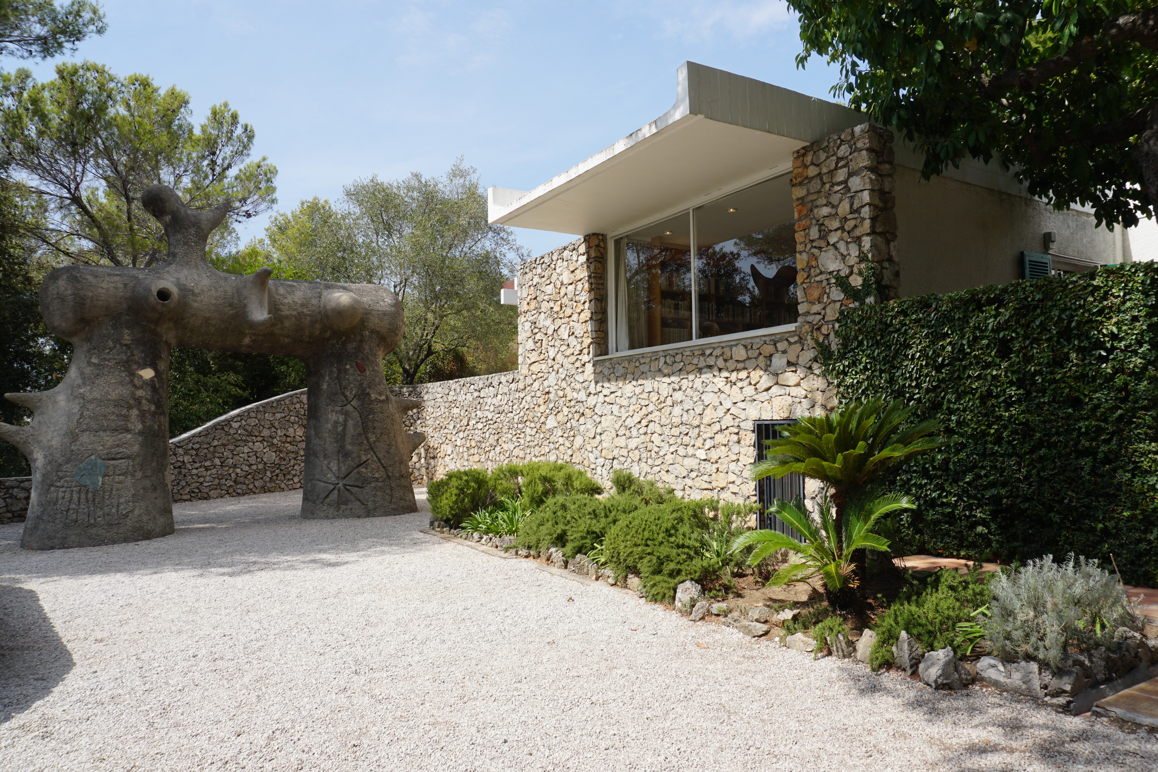 Picture France Saint Paul de Vence Fondation Maeght 2017-08 121 - Tour Fondation Maeght