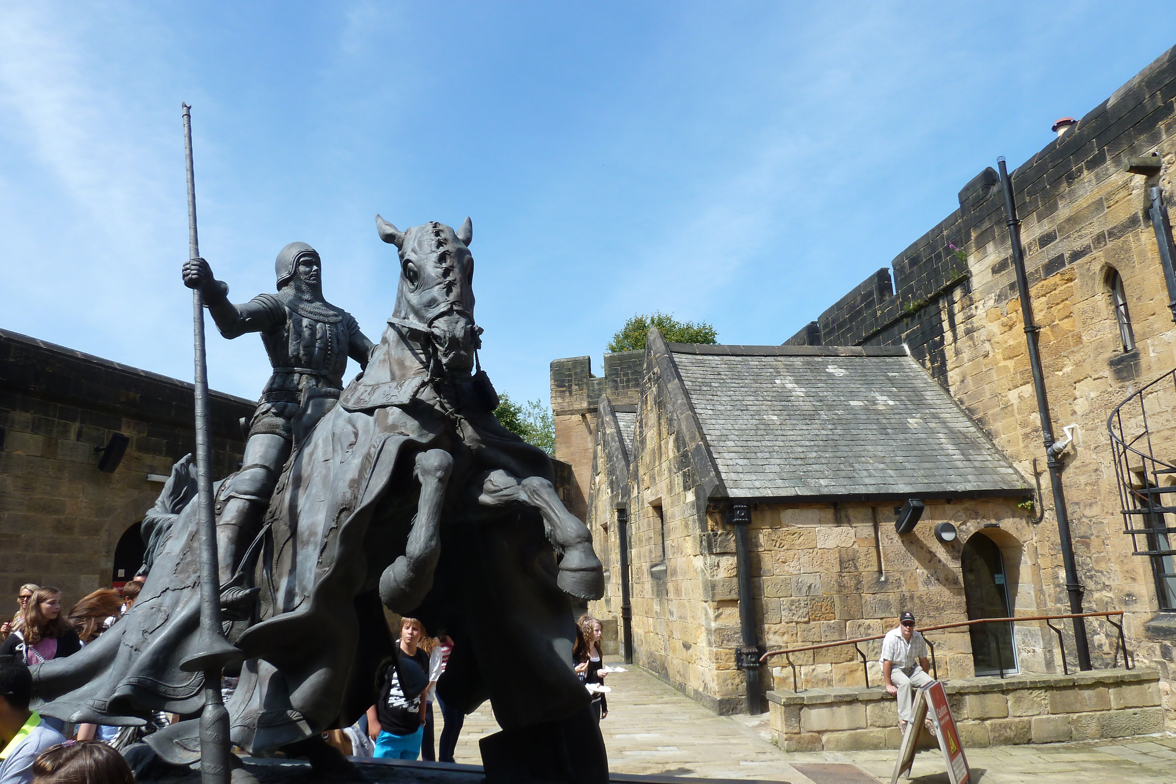 Picture United Kingdom Scotland Alnwick 2011-07 6 - History Alnwick