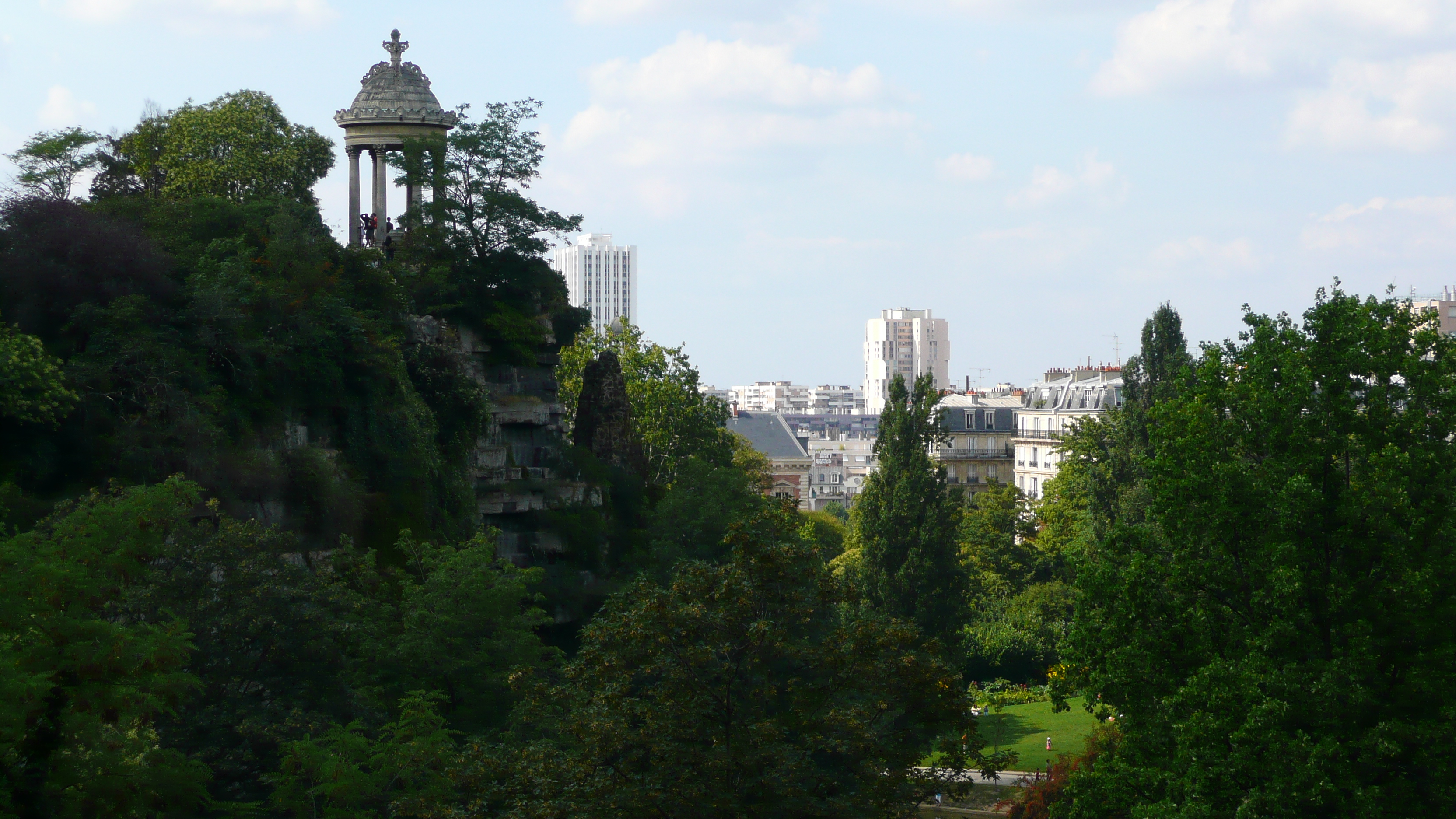 Picture France Paris Parc des Butes Chaumont 2007-08 73 - Around Parc des Butes Chaumont