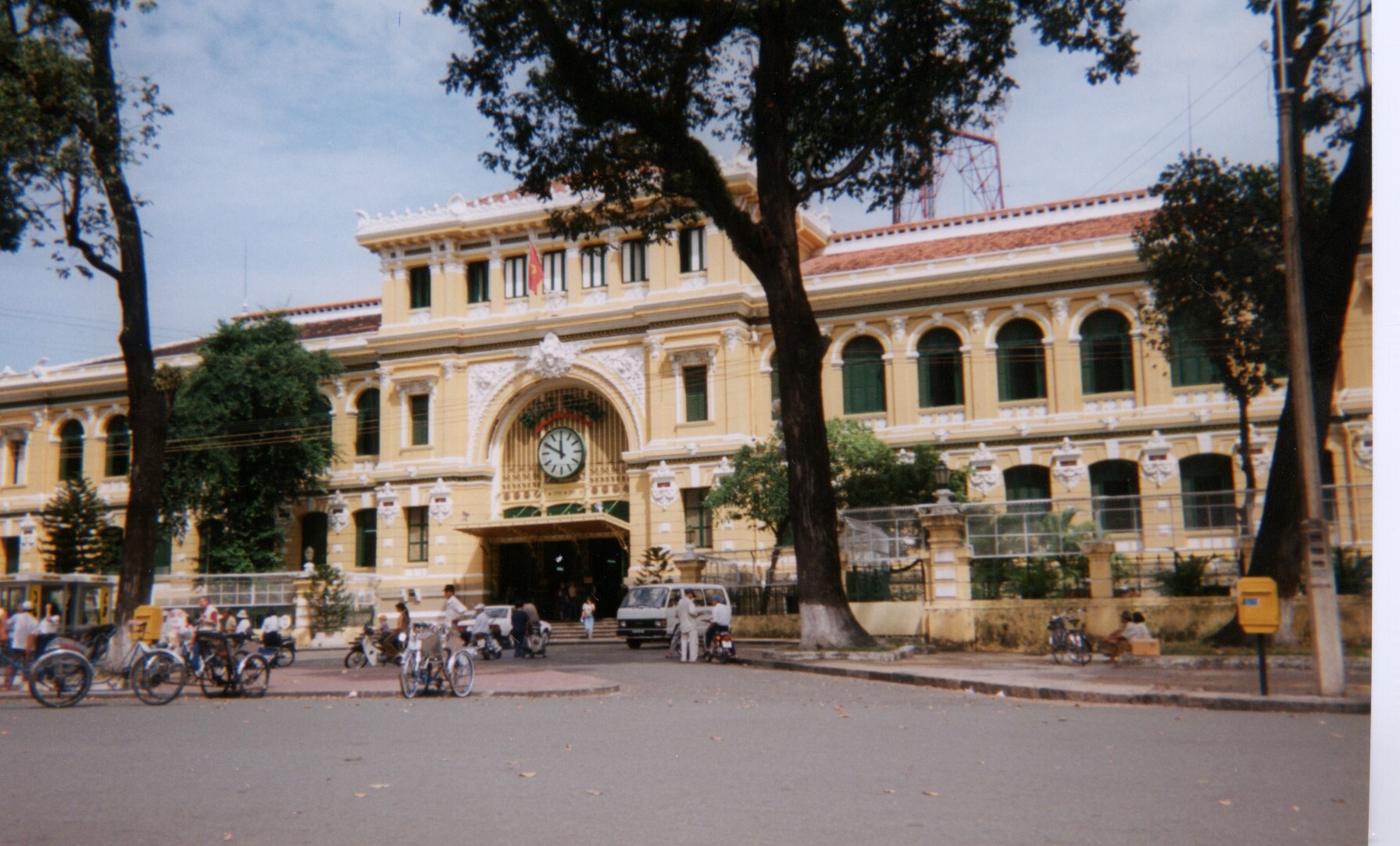 Picture Vietnam Saigon 1995-12 21 - History Saigon