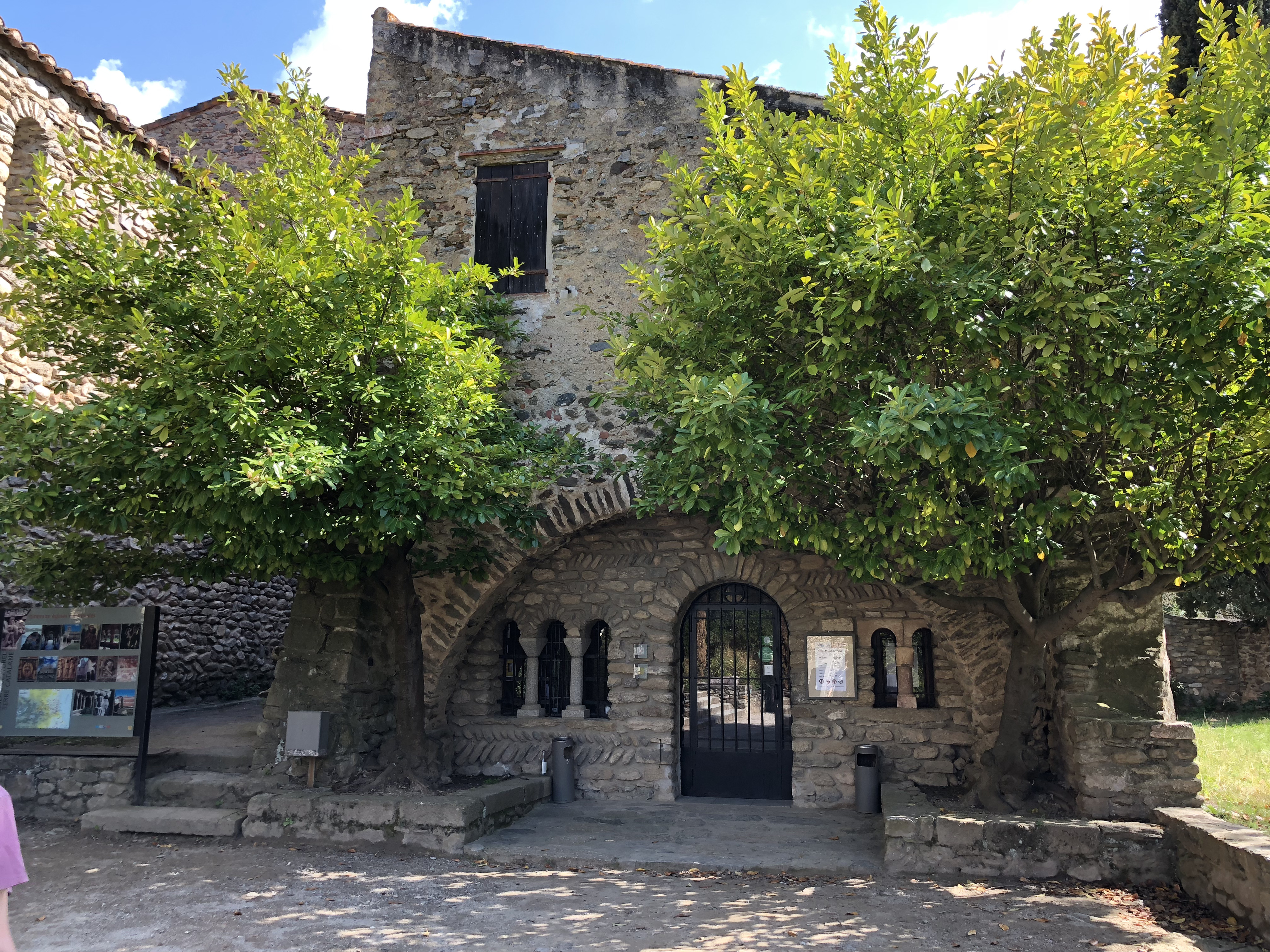 Picture France Abbaye Saint-Michel de Cuxa 2018-04 16 - Tours Abbaye Saint-Michel de Cuxa