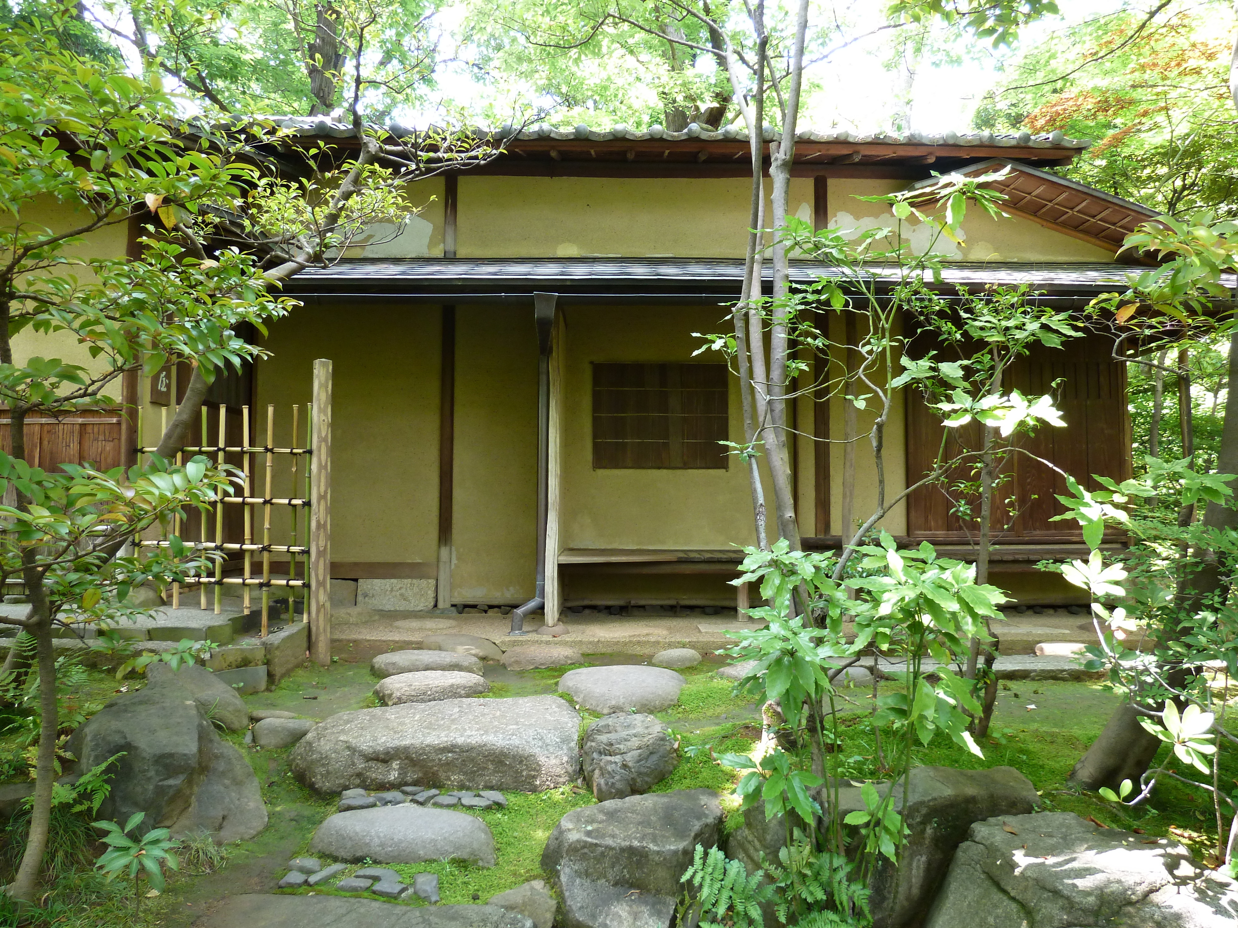 Picture Japan Tokyo Nezu Museum 2010-06 110 - Center Nezu Museum