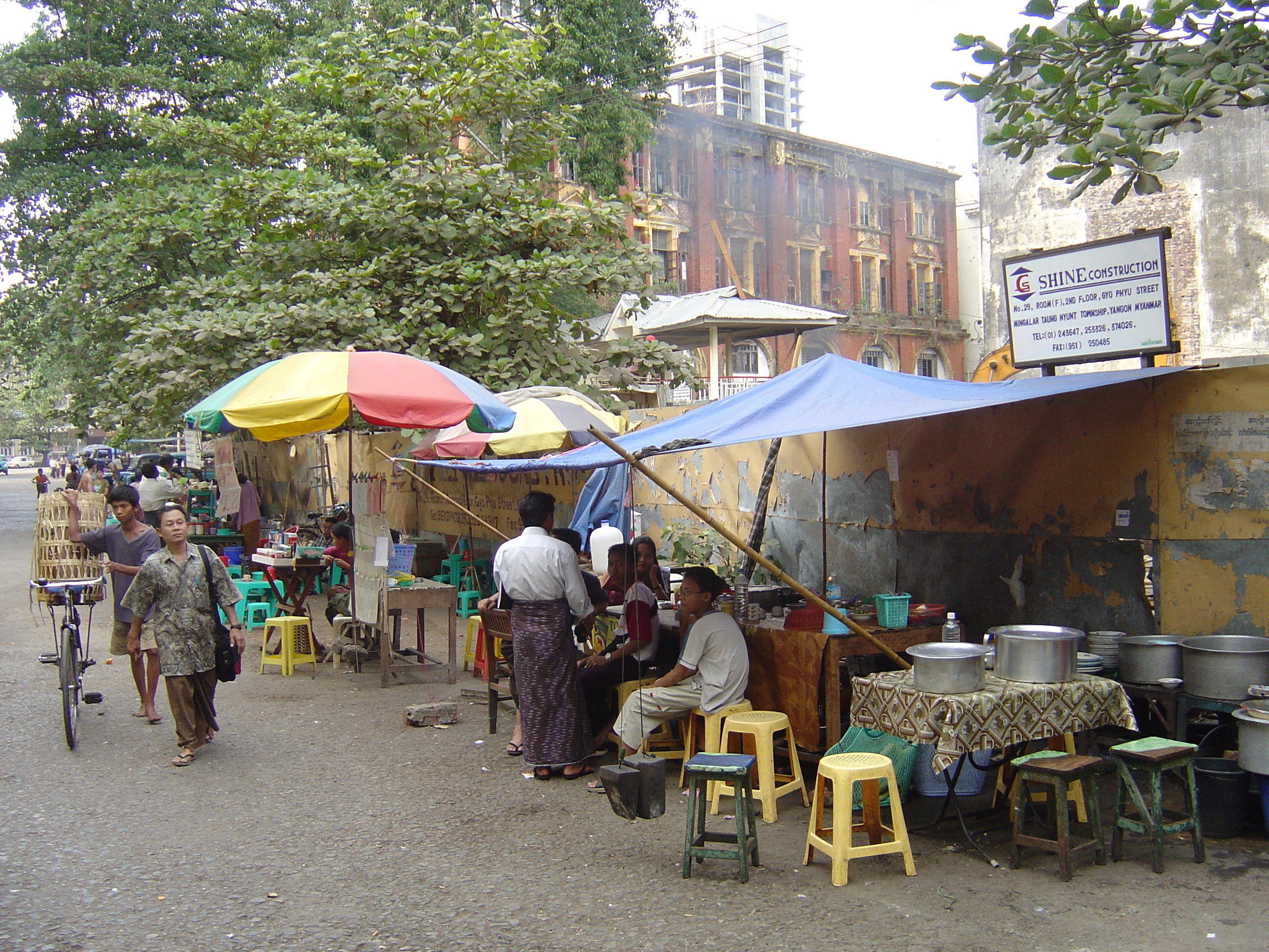 Picture Myanmar Yangon 2005-01 70 - Center Yangon