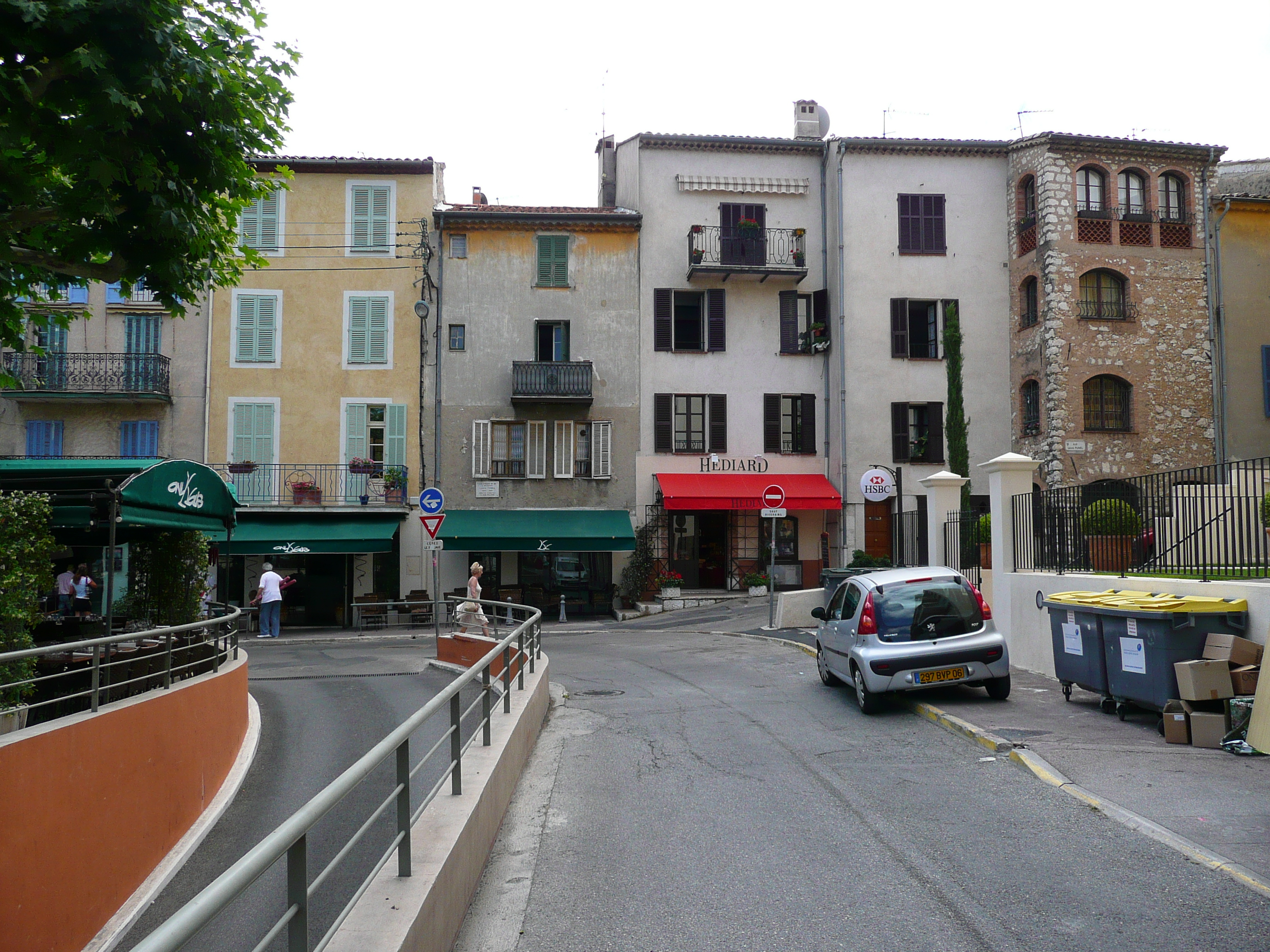 Picture France Vence Place du Grand Jardin 2007-07 3 - Tour Place du Grand Jardin