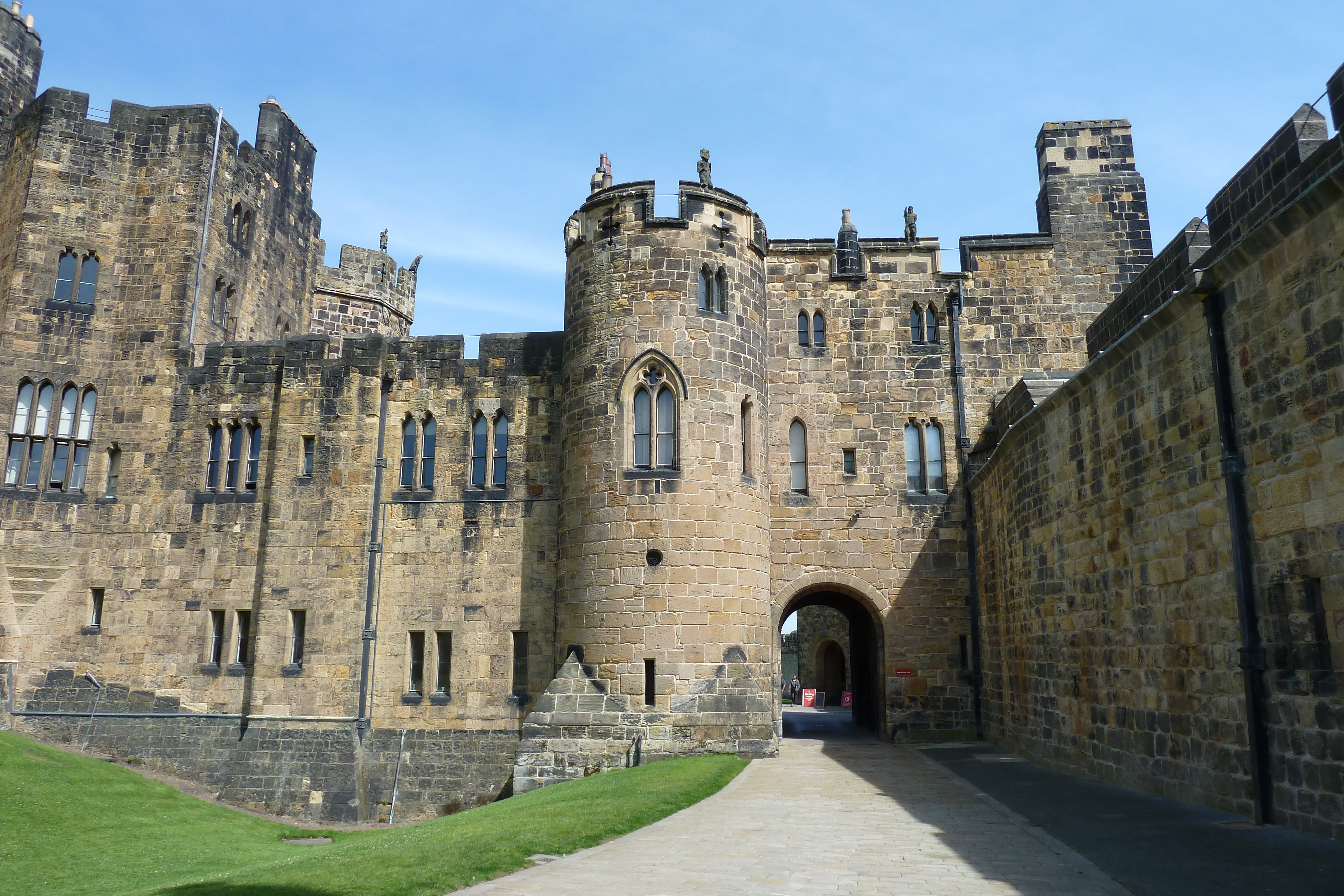 Picture United Kingdom Scotland Alnwick 2011-07 21 - Tours Alnwick