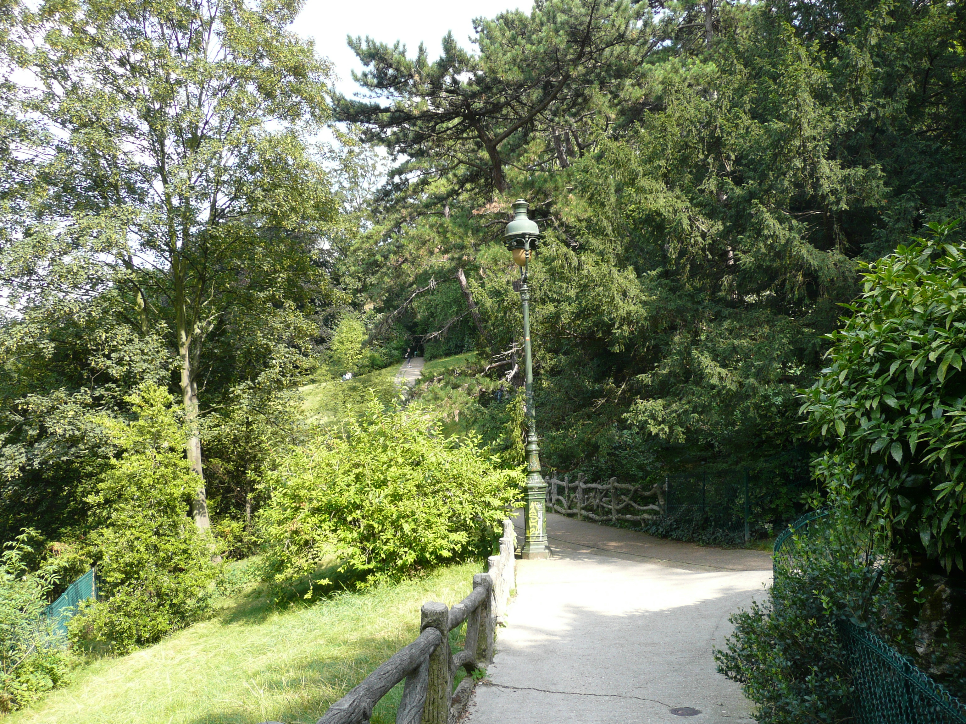 Picture France Paris Parc des Butes Chaumont 2007-08 67 - Center Parc des Butes Chaumont