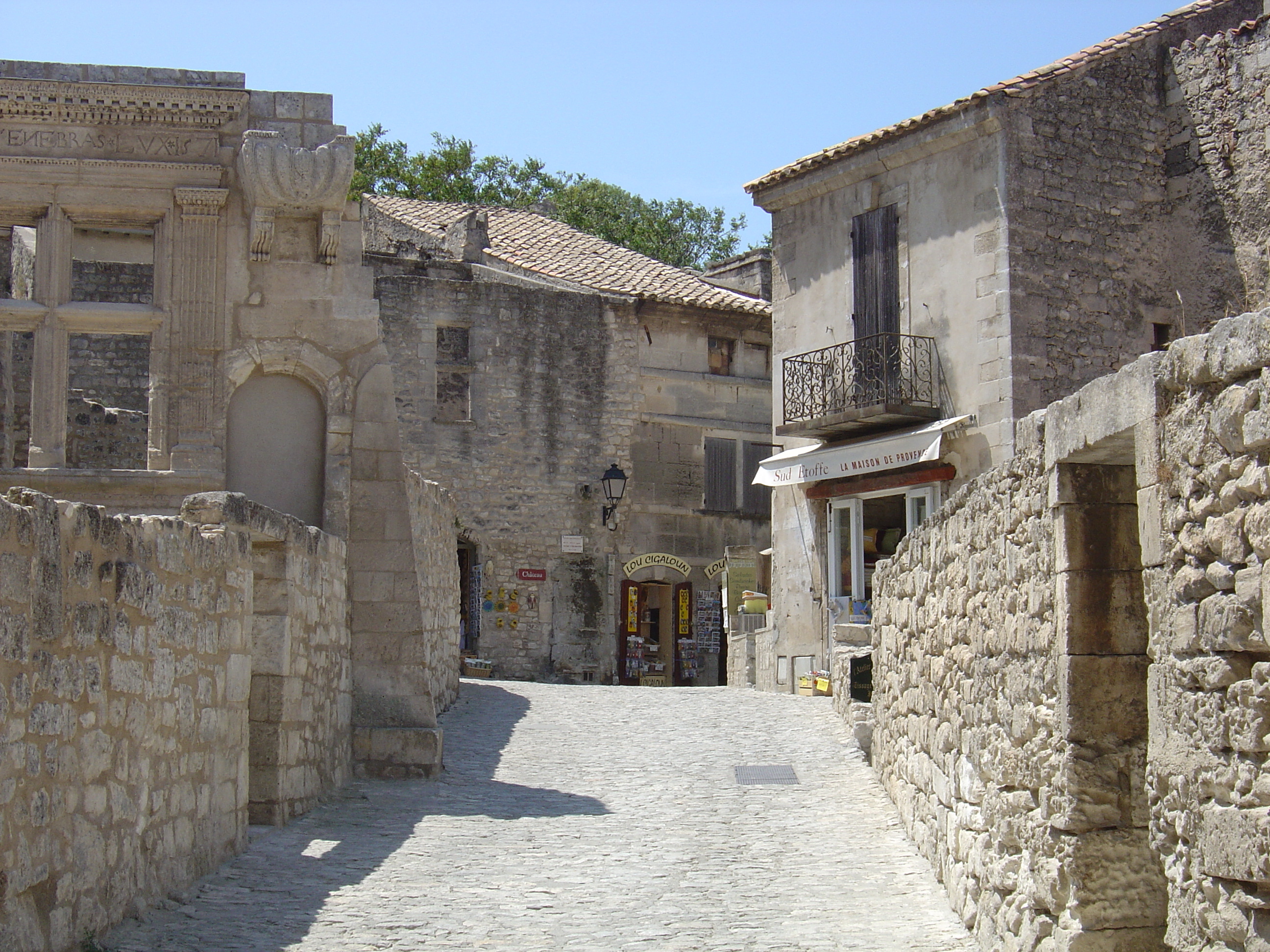 Picture France Baux de Provence 2004-08 17 - Around Baux de Provence