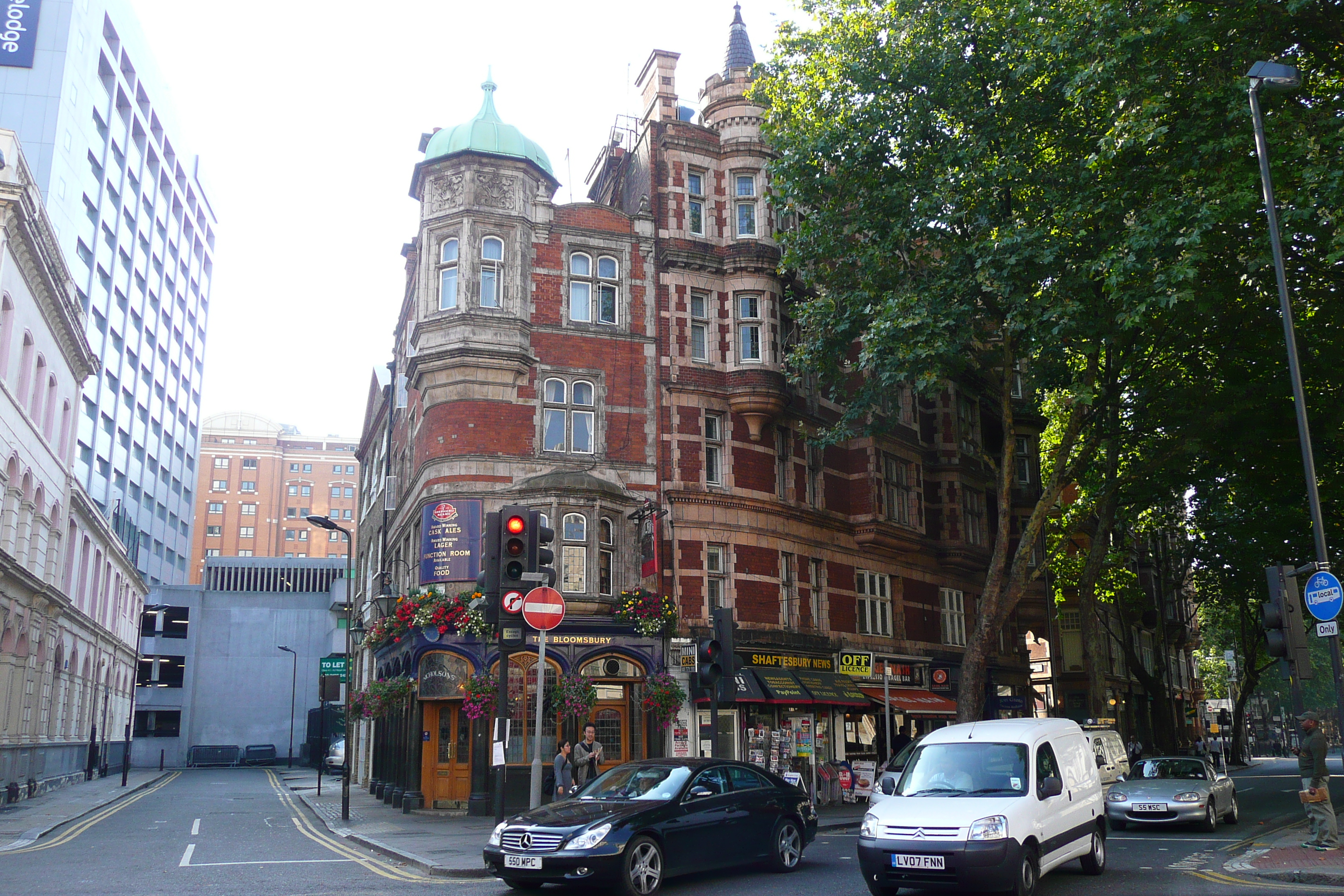 Picture United Kingdom London Shaftesbury Avenue 2007-09 10 - Tour Shaftesbury Avenue