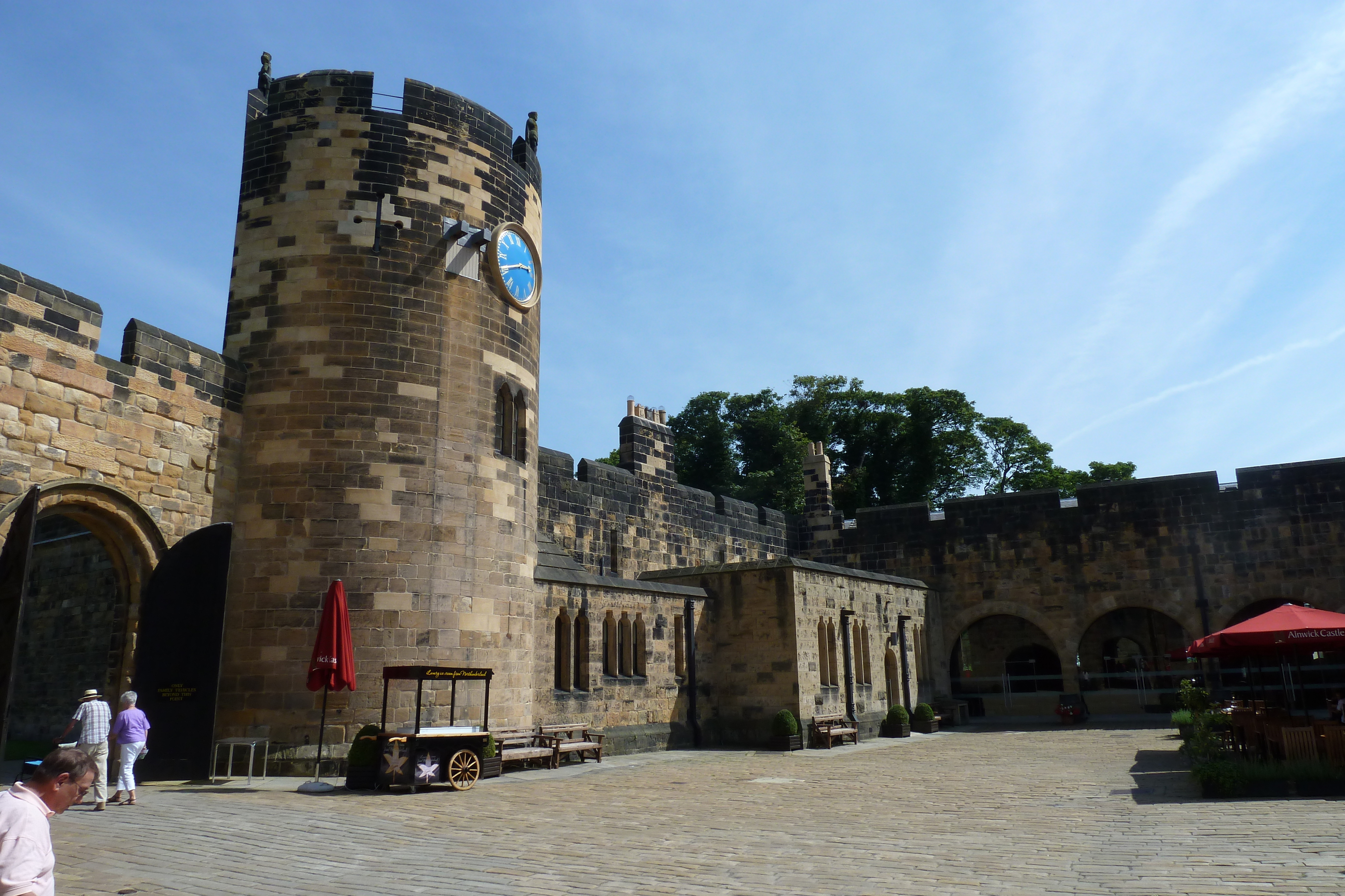 Picture United Kingdom Scotland Alnwick 2011-07 16 - History Alnwick