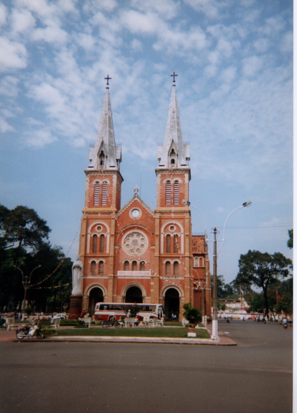 Picture Vietnam Saigon 1995-12 2 - Around Saigon