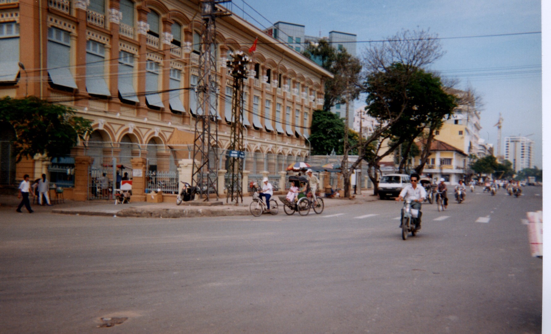 Picture Vietnam Saigon 1995-12 1 - History Saigon