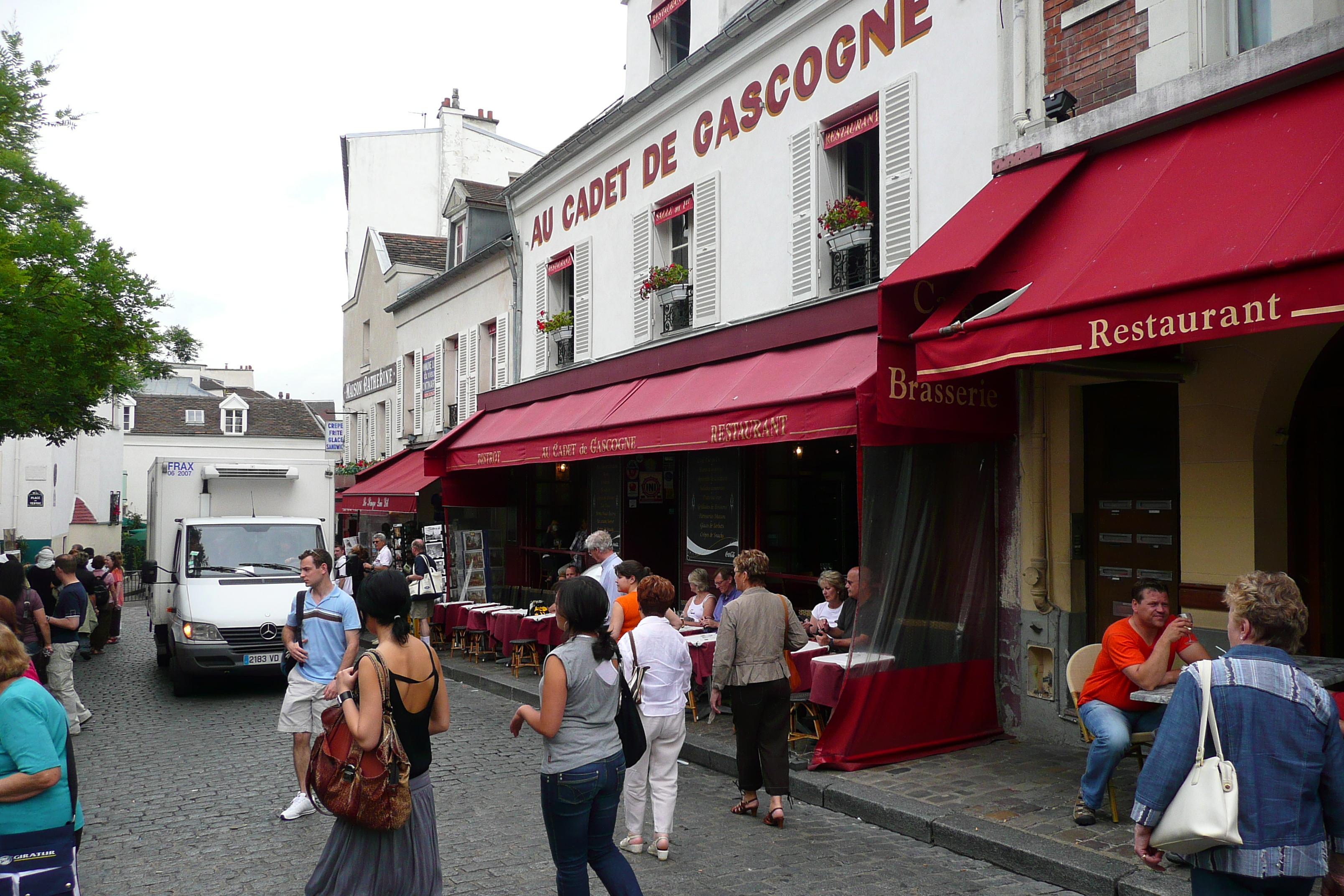 Picture France Paris Place du Tertre 2007-06 34 - Center Place du Tertre