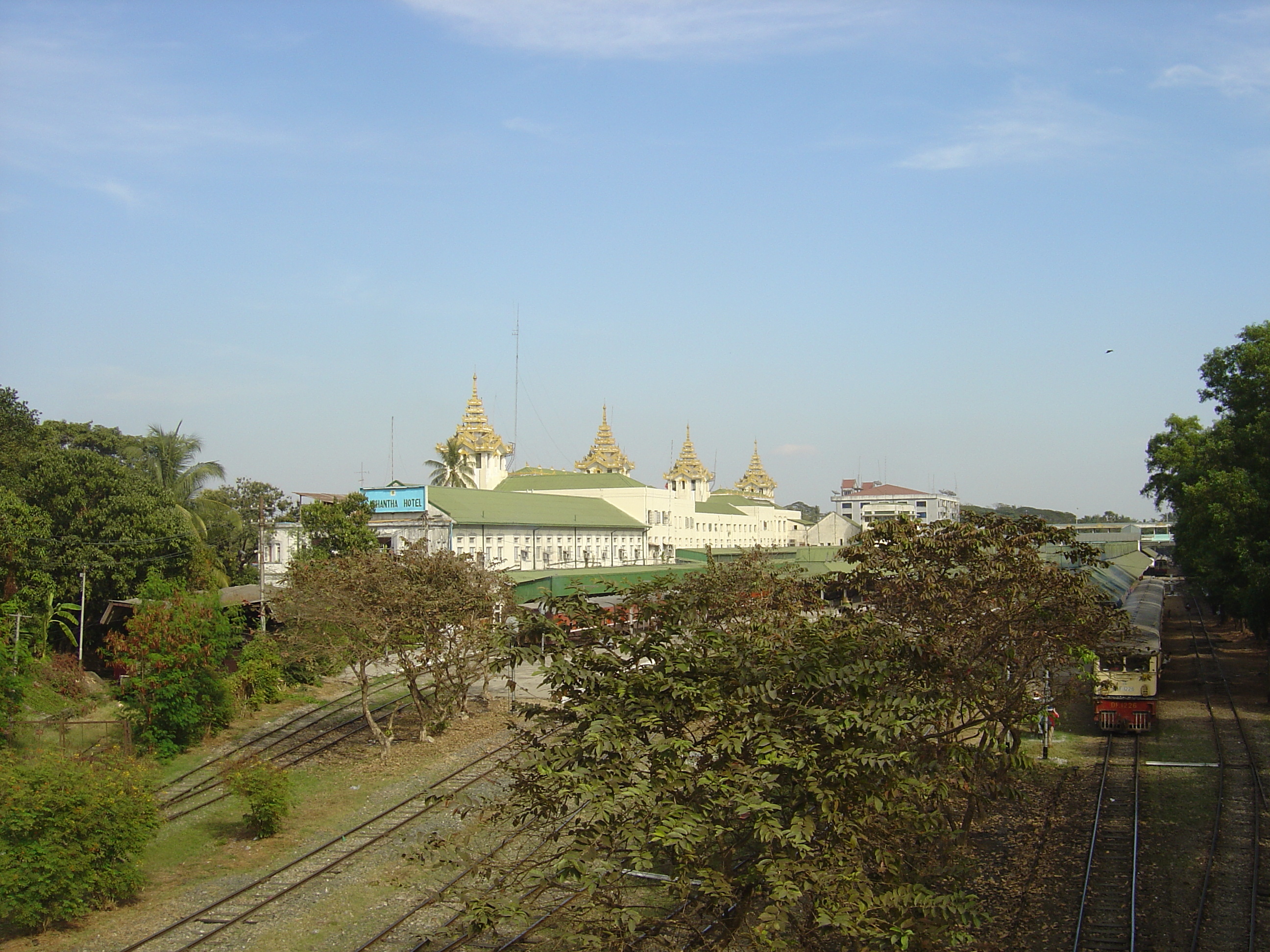 Picture Myanmar Yangon 2005-01 225 - Tours Yangon