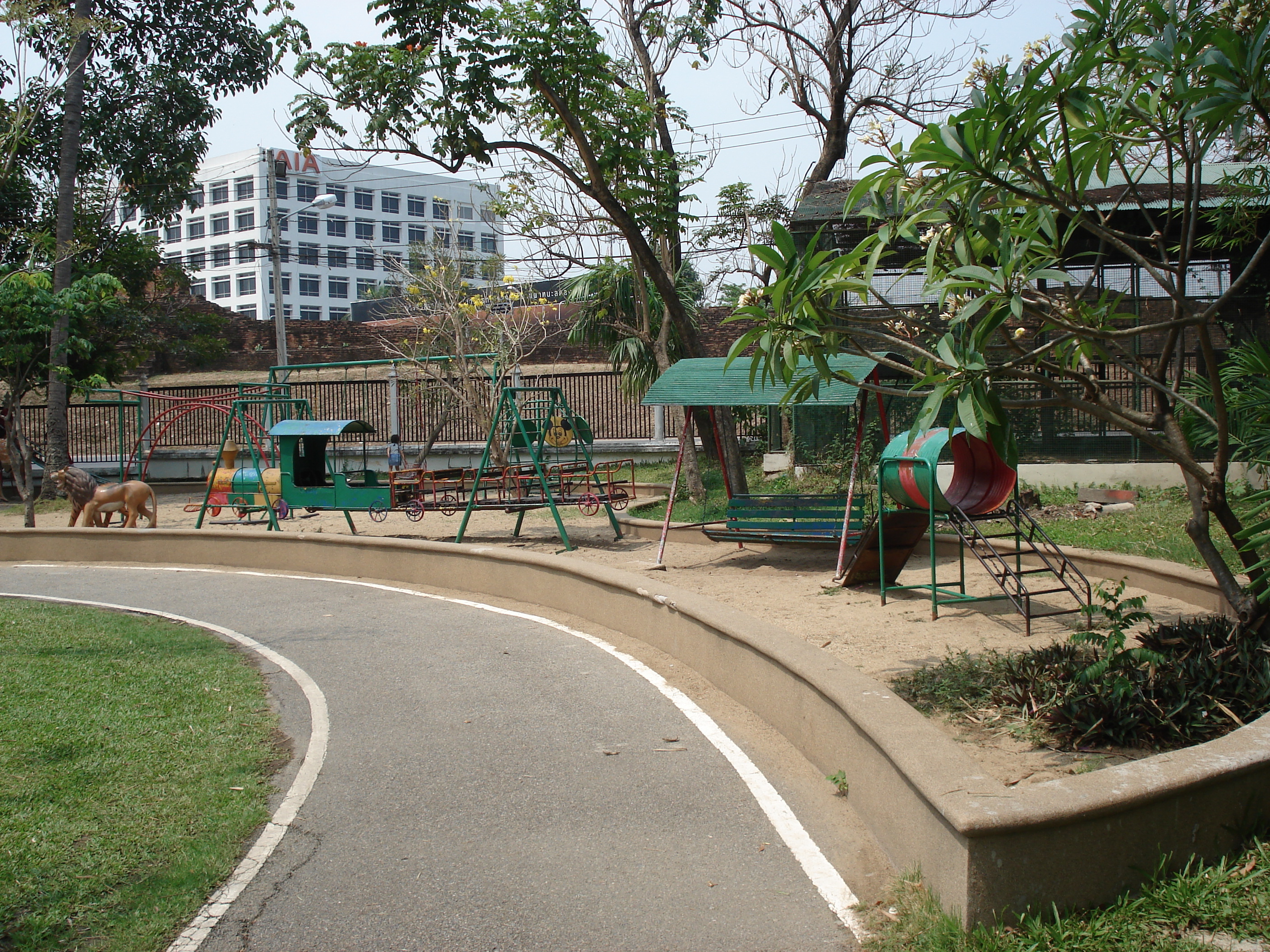 Picture Thailand Chiang Mai Inside Canal Buak Had Park 2006-04 9 - Discovery Buak Had Park