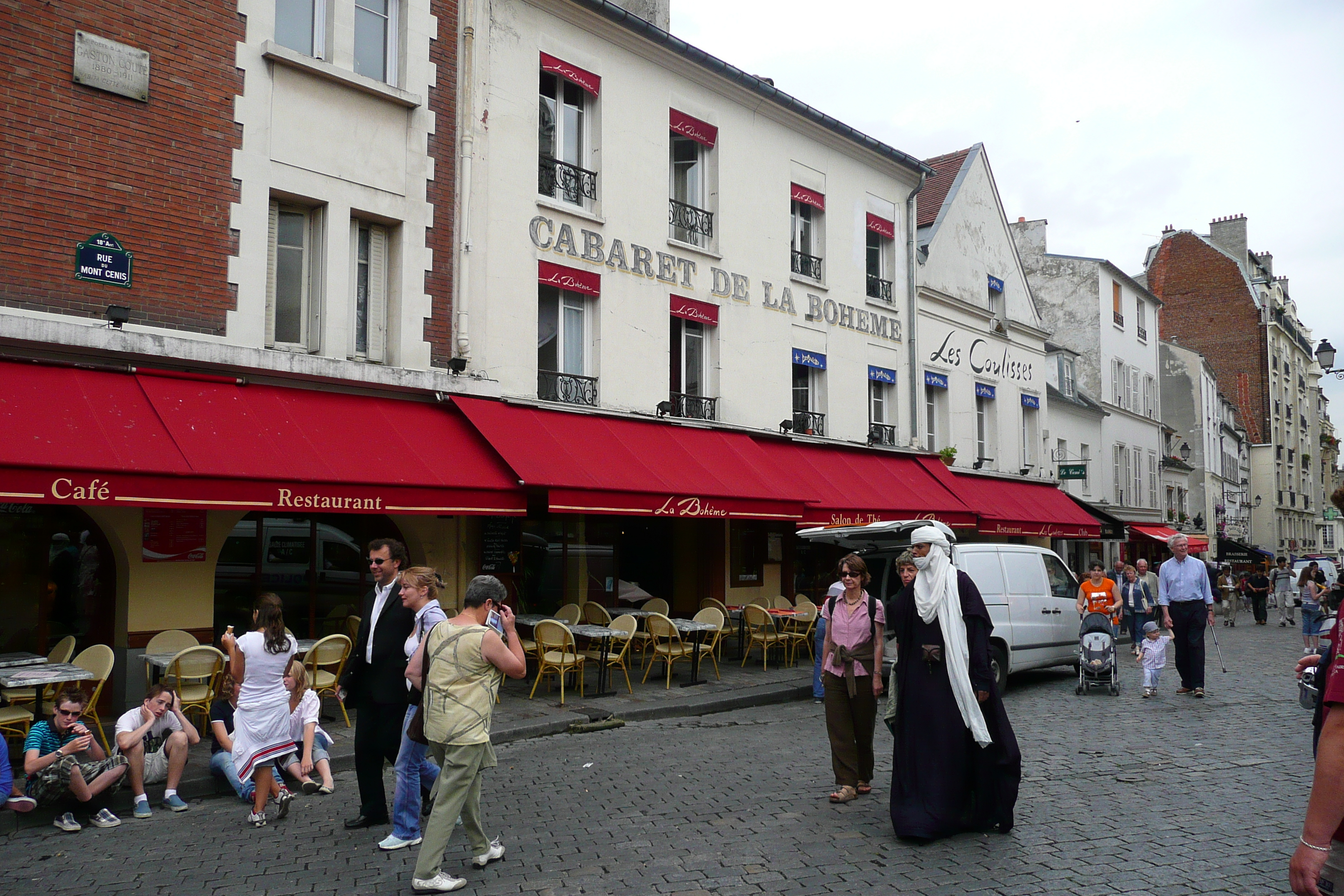 Picture France Paris Place du Tertre 2007-06 14 - History Place du Tertre