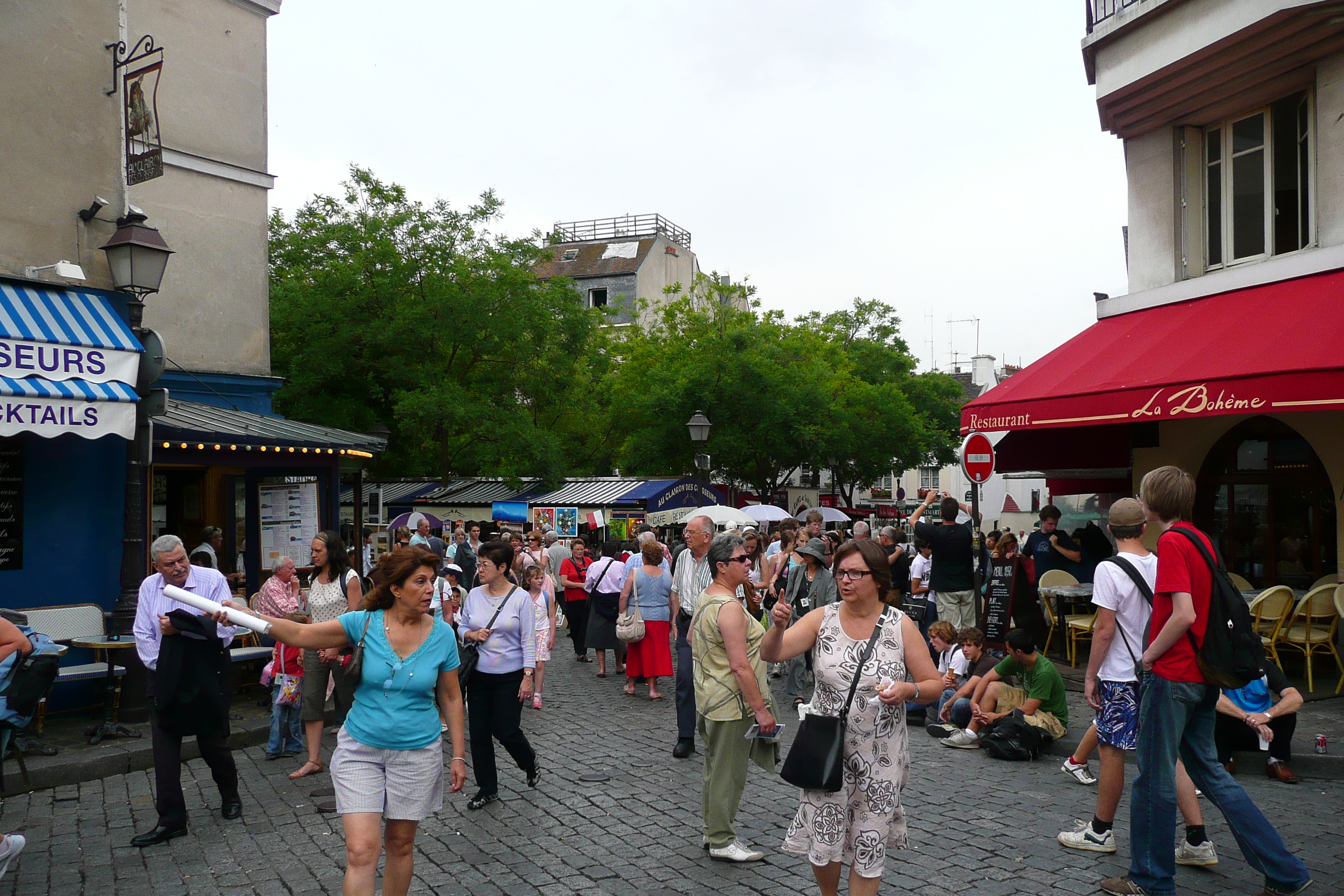 Picture France Paris Place du Tertre 2007-06 19 - Recreation Place du Tertre